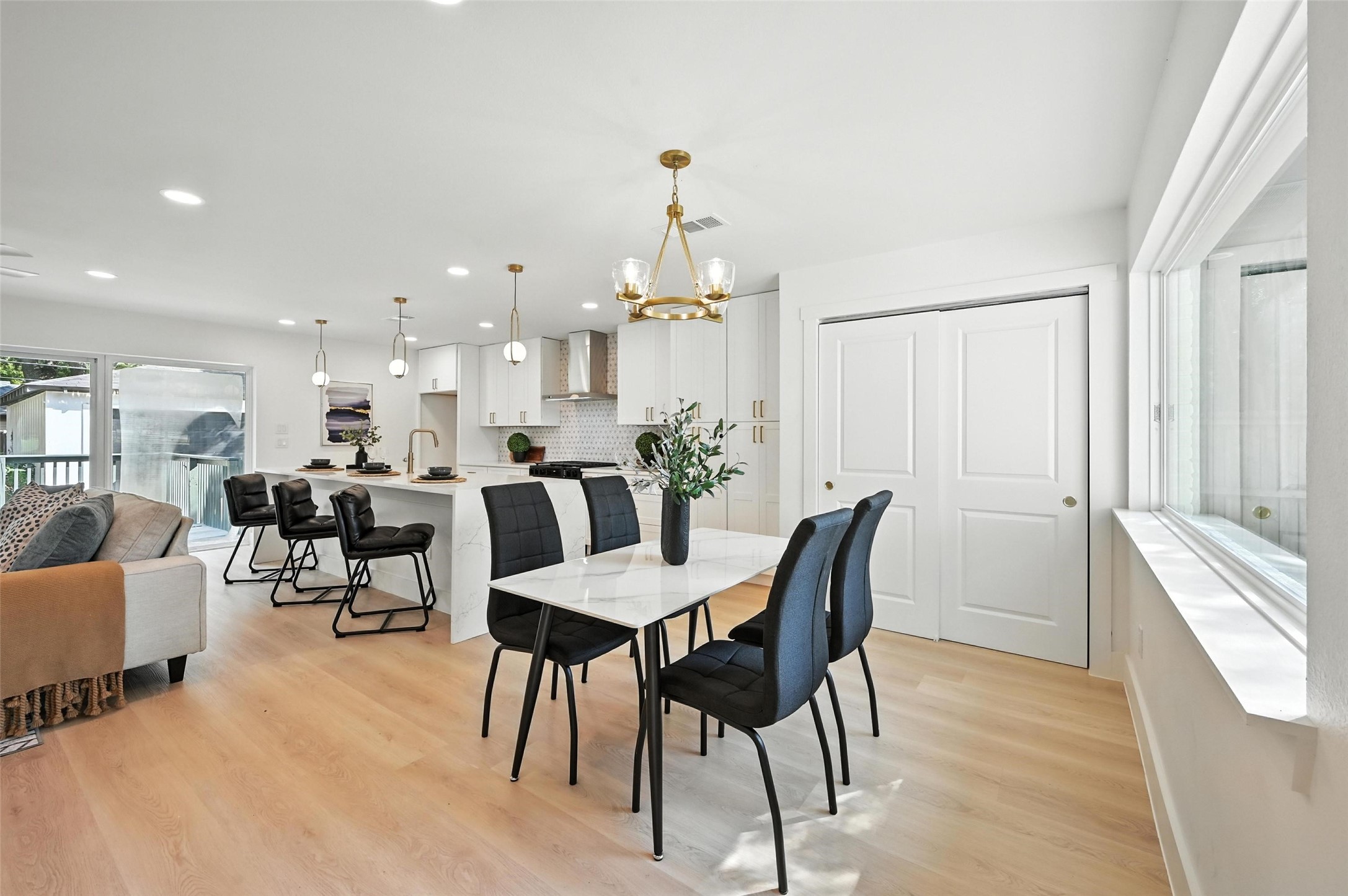 6912 Town North Drive