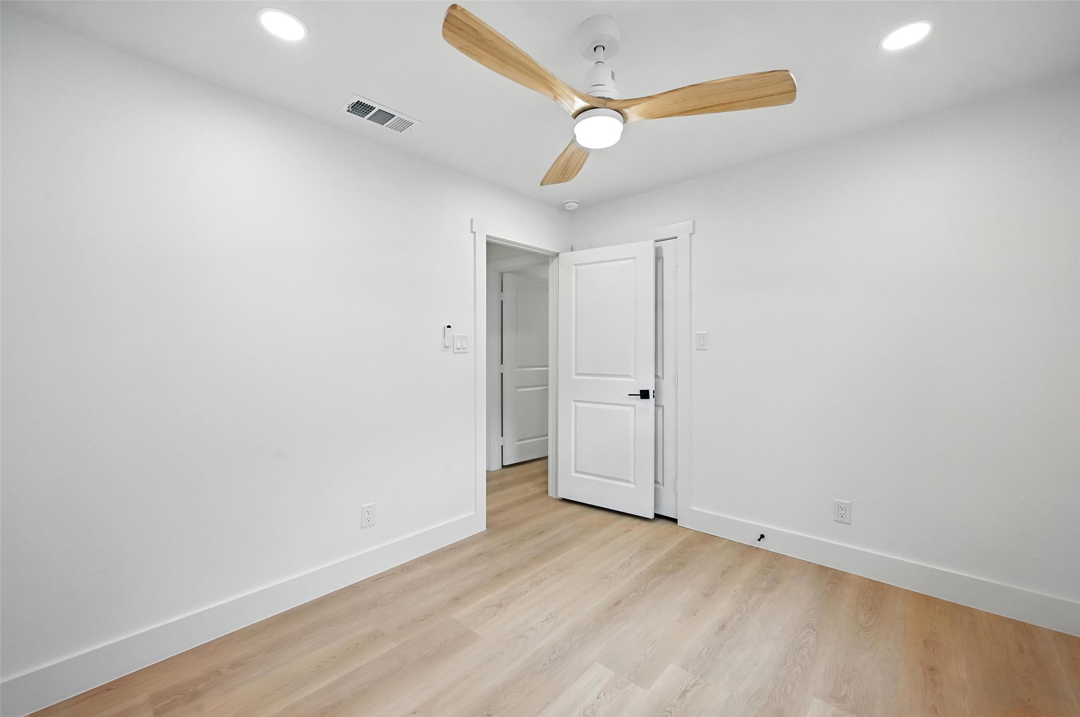 6912 Town North Drive