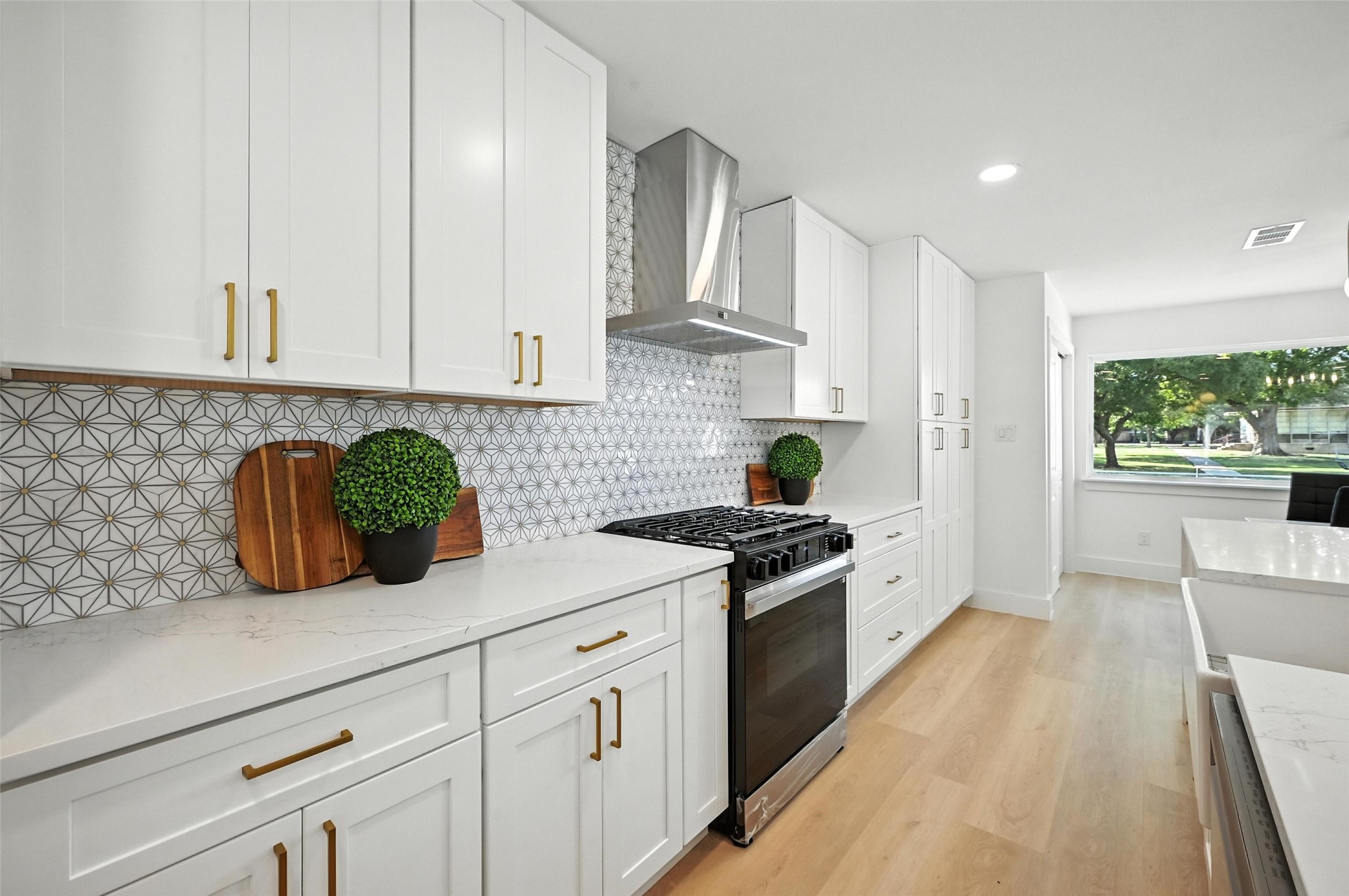 6912 Town North Drive