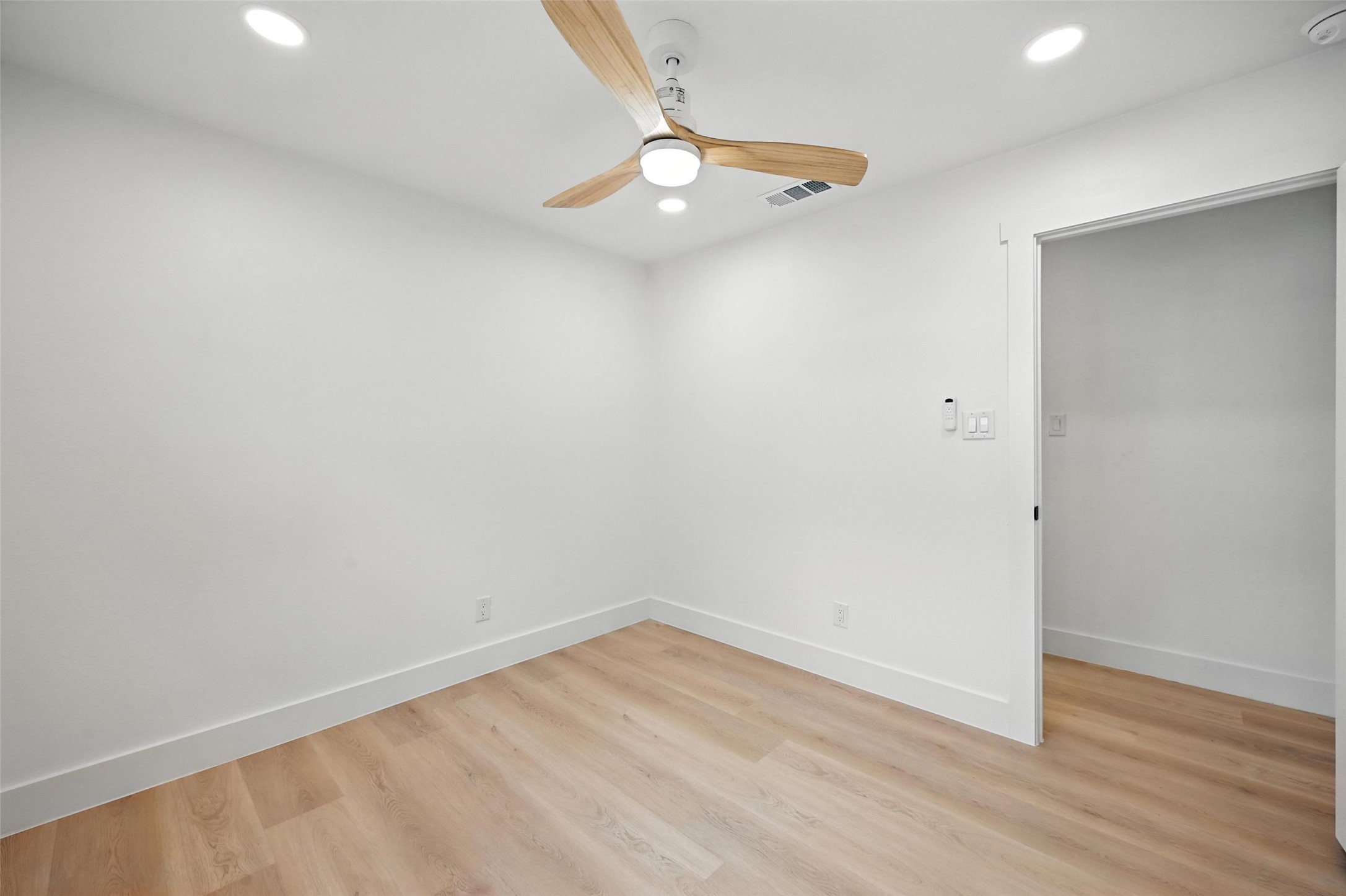 6912 Town North Drive