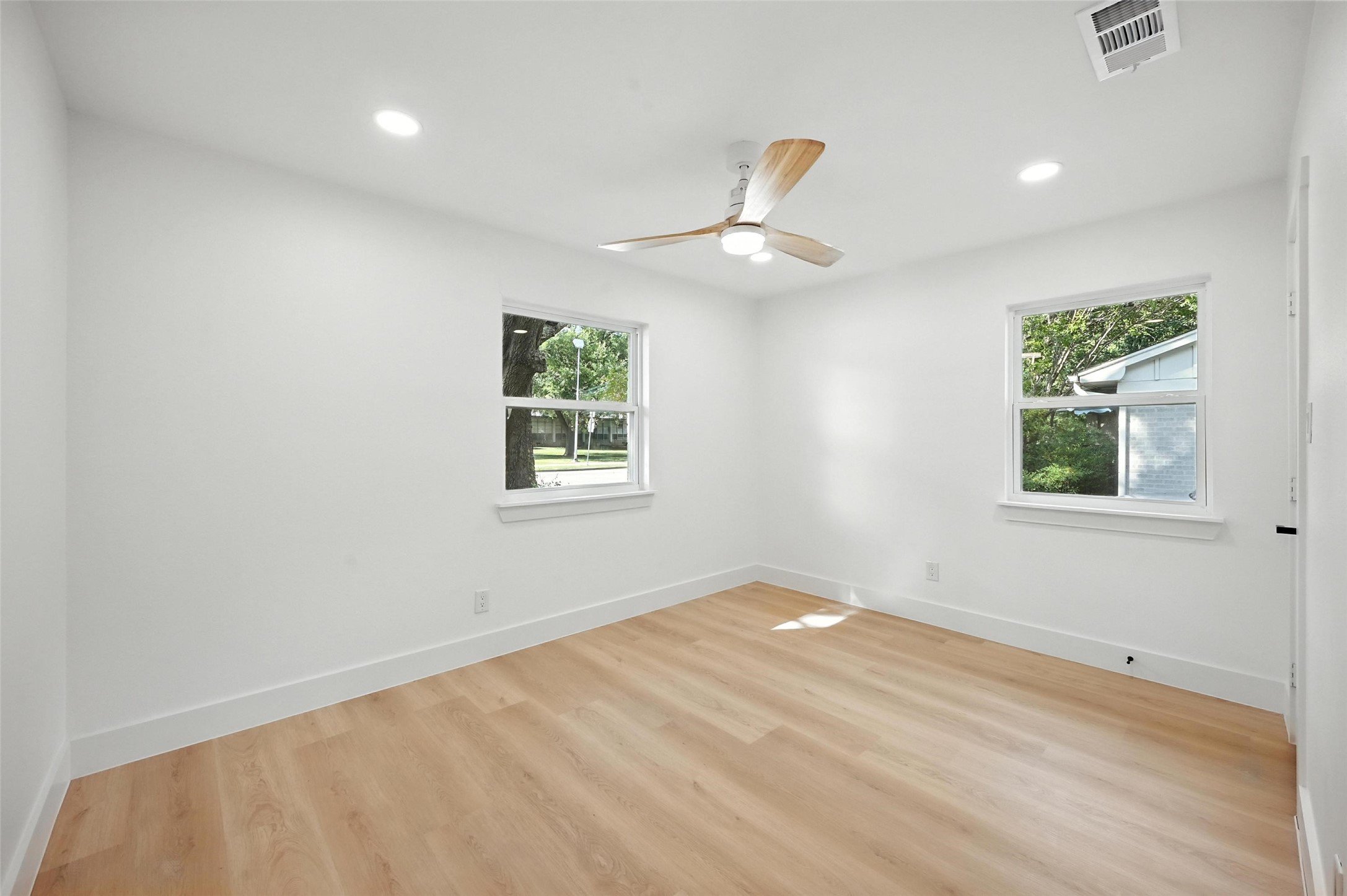 6912 Town North Drive