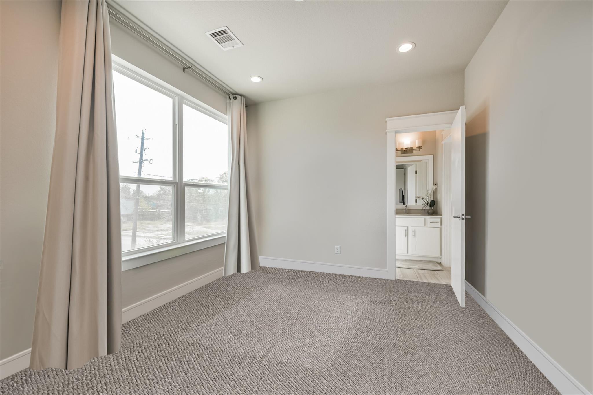 2503 Des Chaumes Street