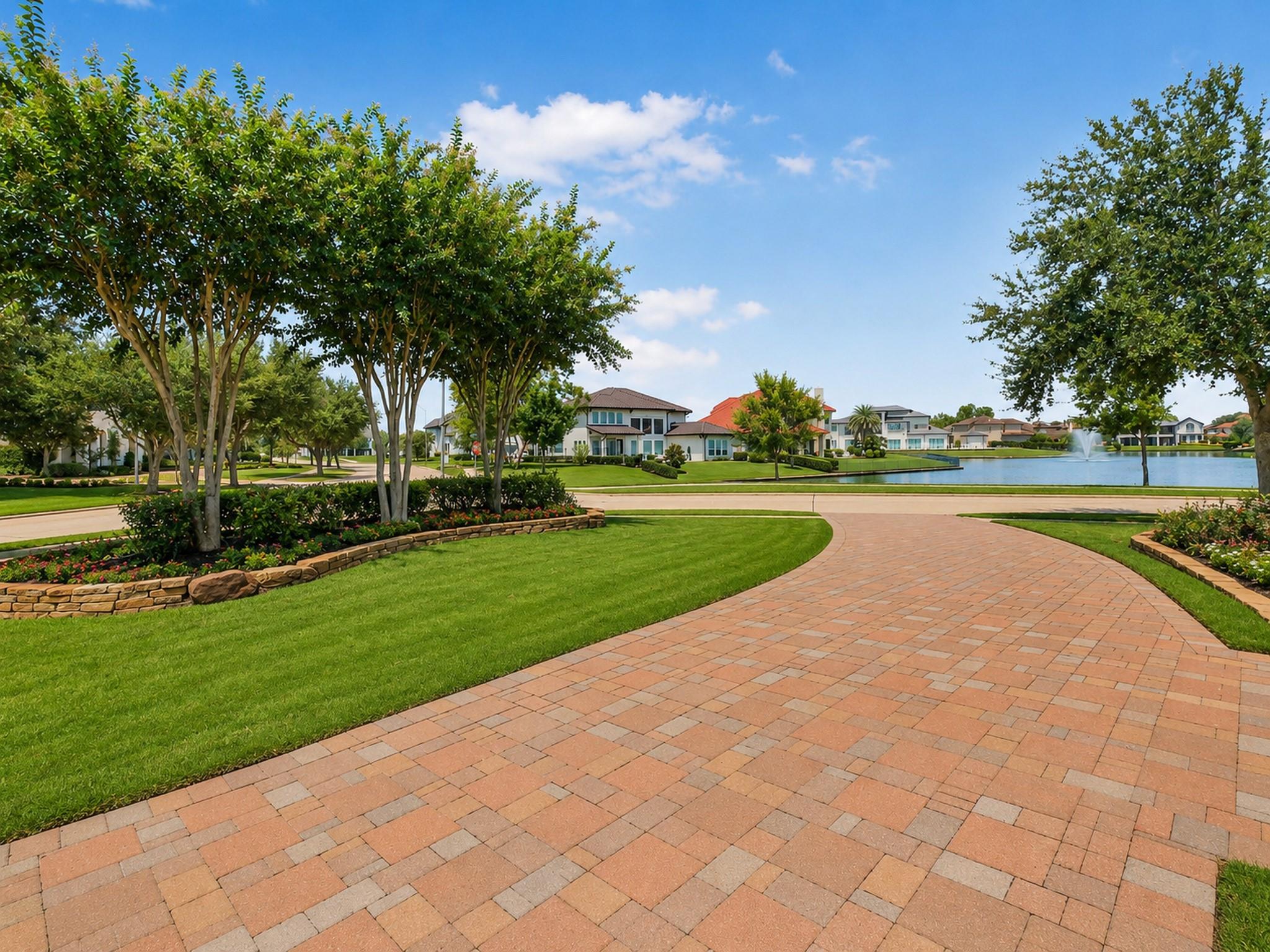 5703 Lakeshore Vista Drive