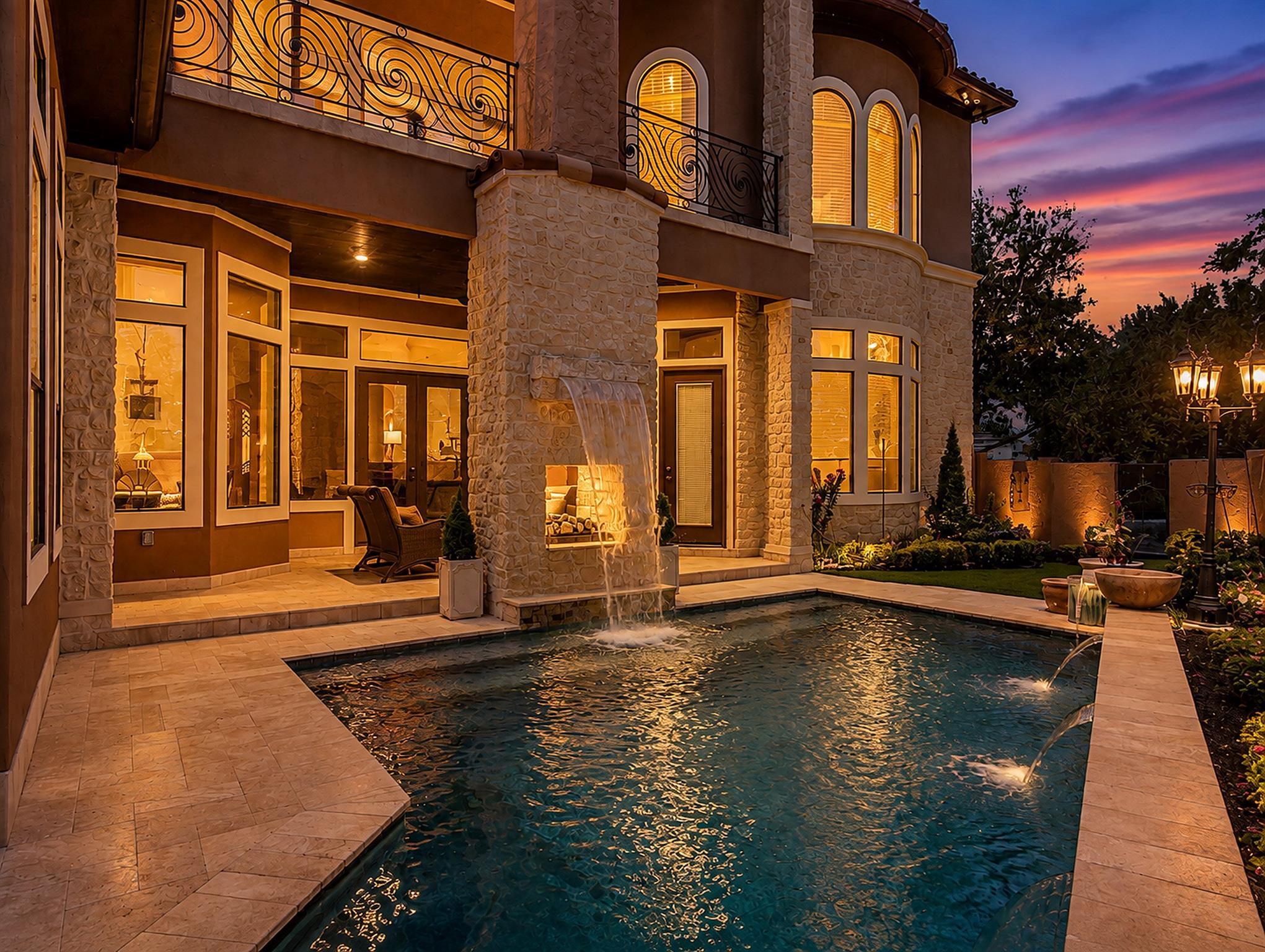 5703 Lakeshore Vista Drive