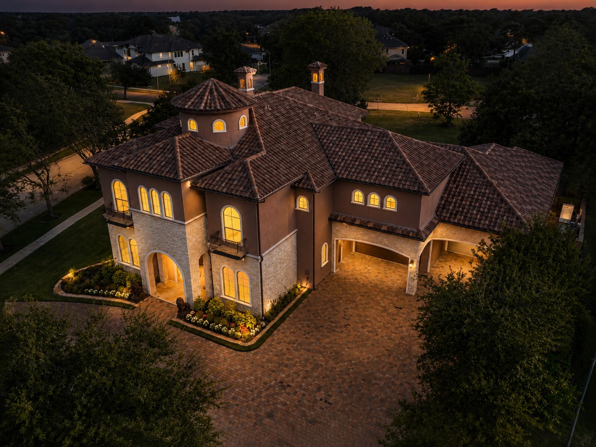5703 Lakeshore Vista Drive