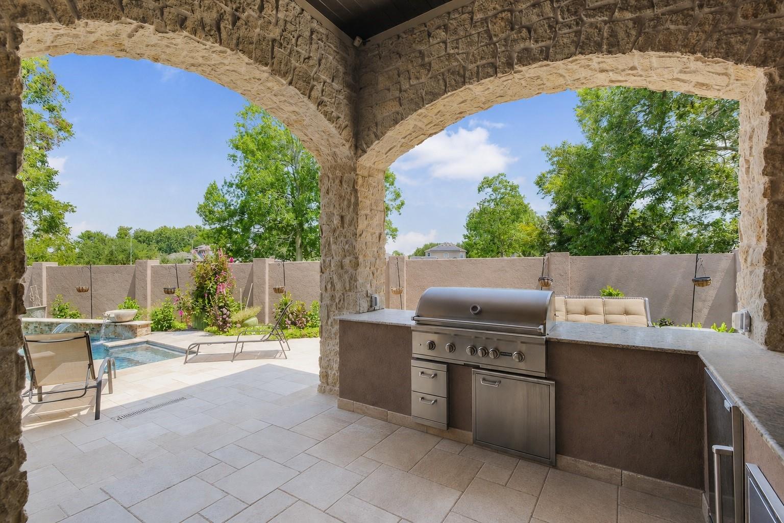 5703 Lakeshore Vista Drive
