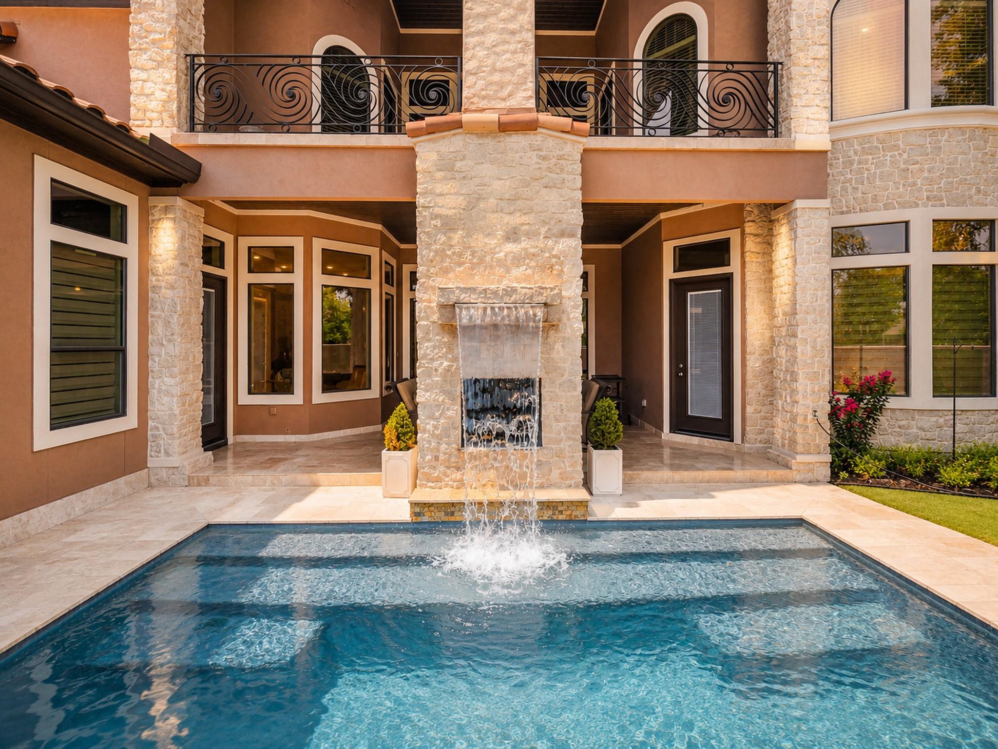 5703 Lakeshore Vista Drive