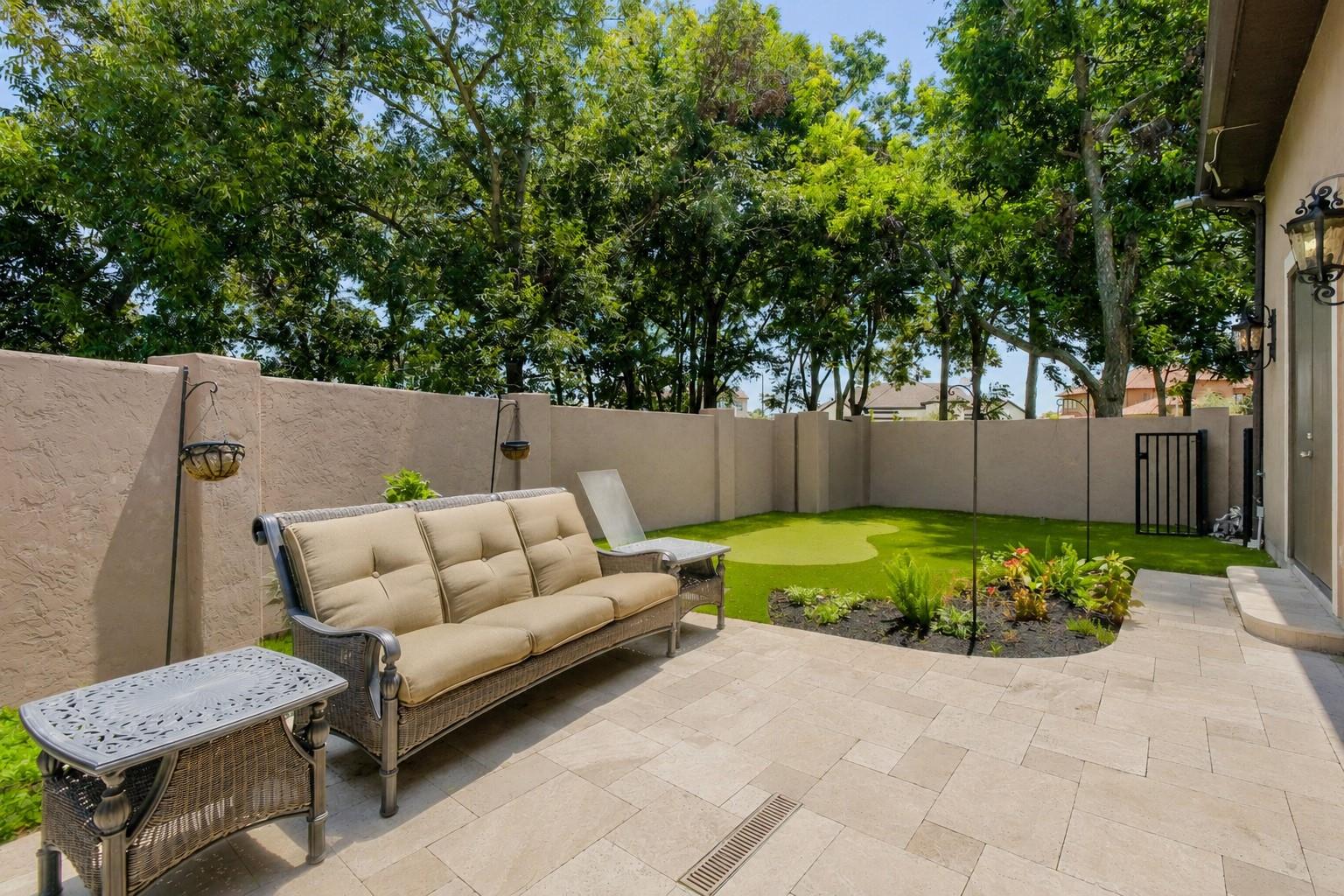 5703 Lakeshore Vista Drive