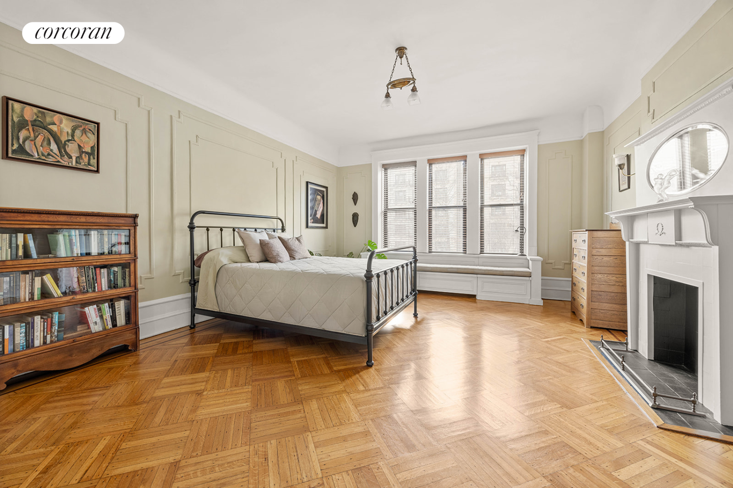 3686 BROADWAY
