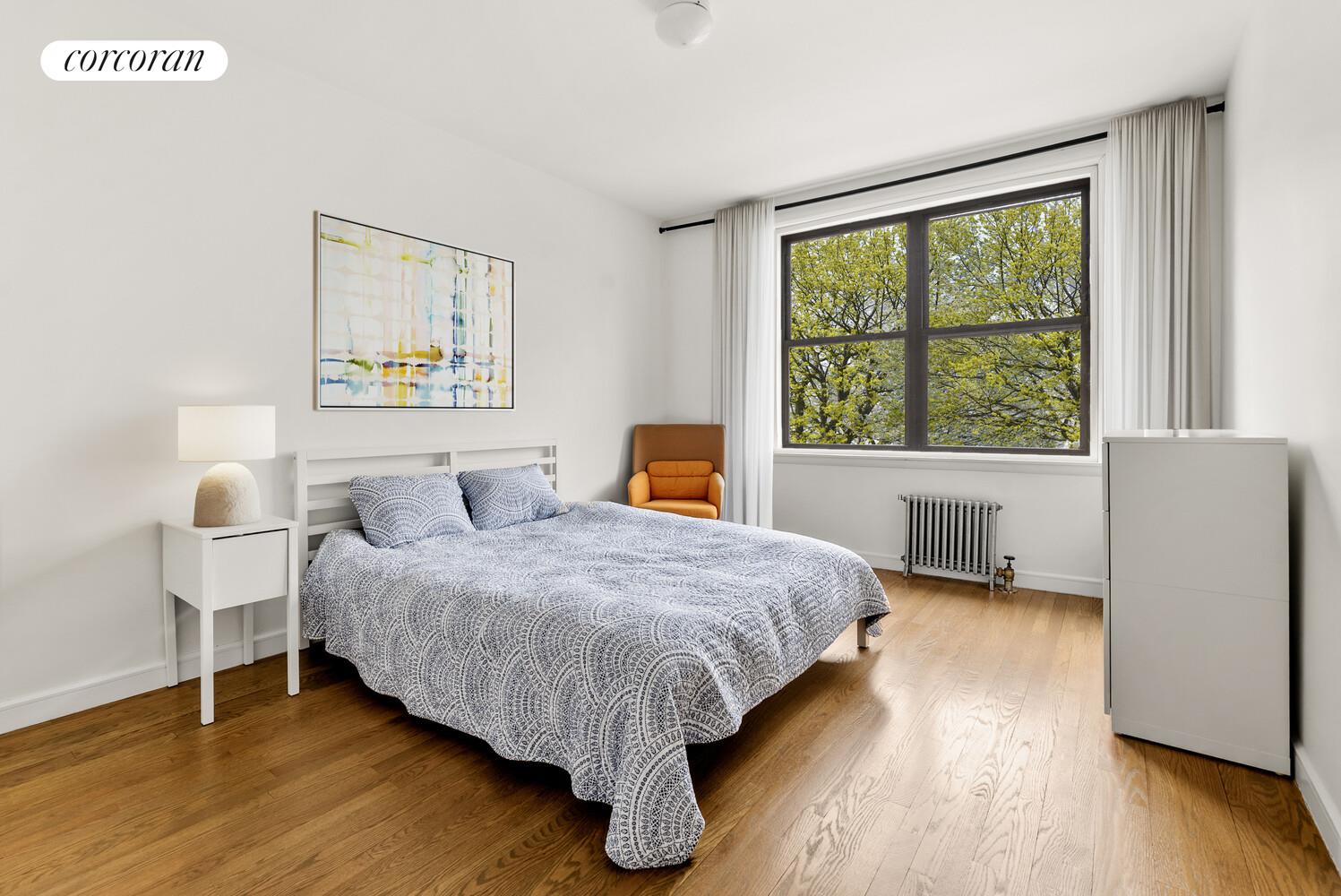 710 RIVERSIDE Drive 2D