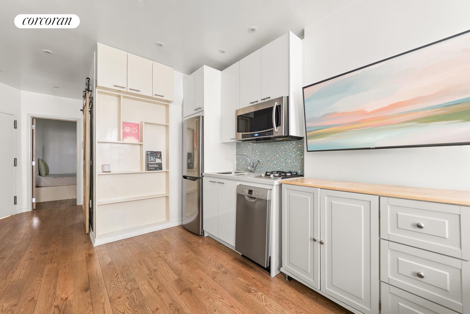646 9TH Avenue 3RN