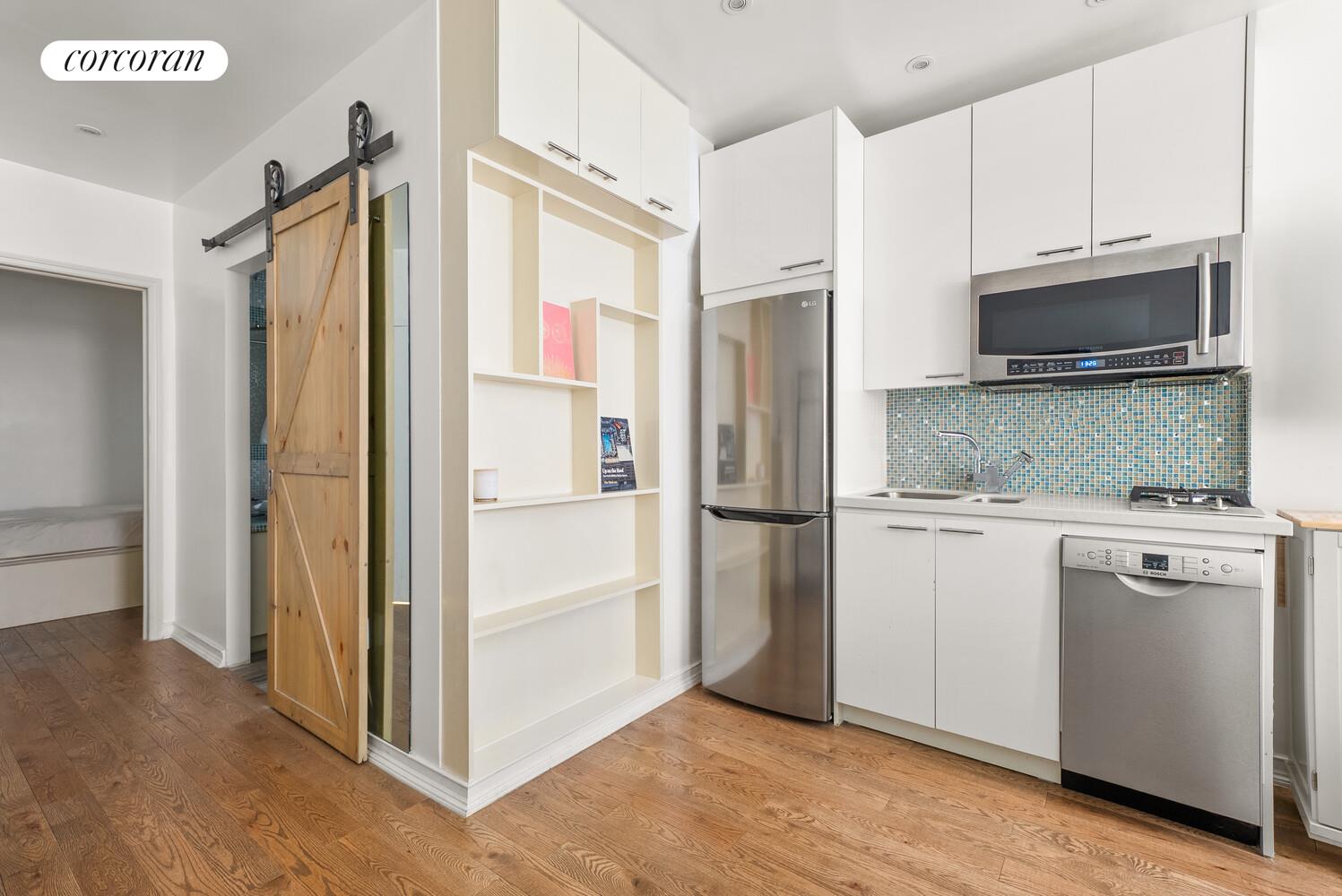 646 9TH Avenue 3RN
