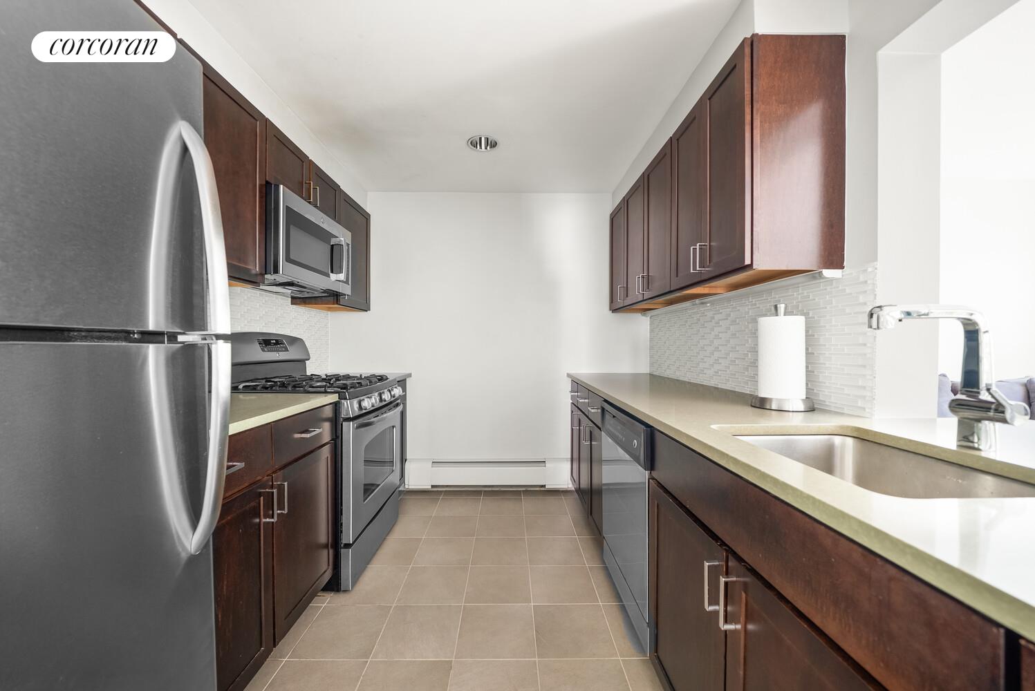 1885 LEXINGTON Avenue 3E