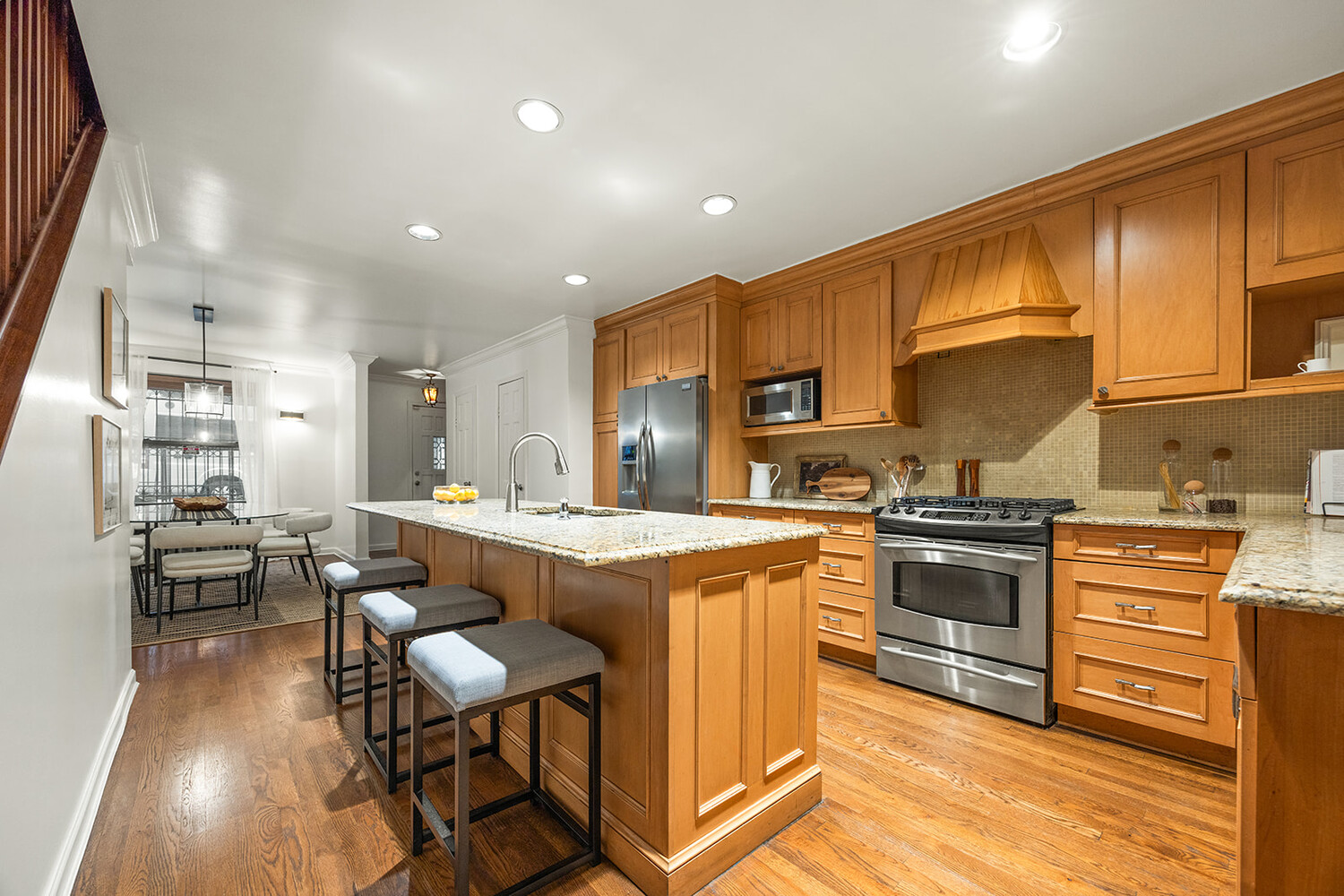 165 W 126TH Street