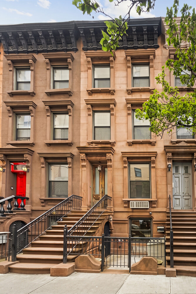 165 W 126TH Street