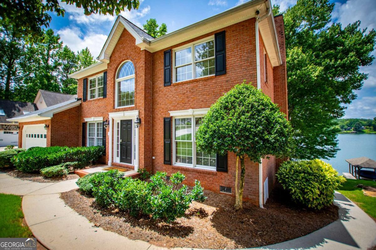 9049 Woodlake Lane