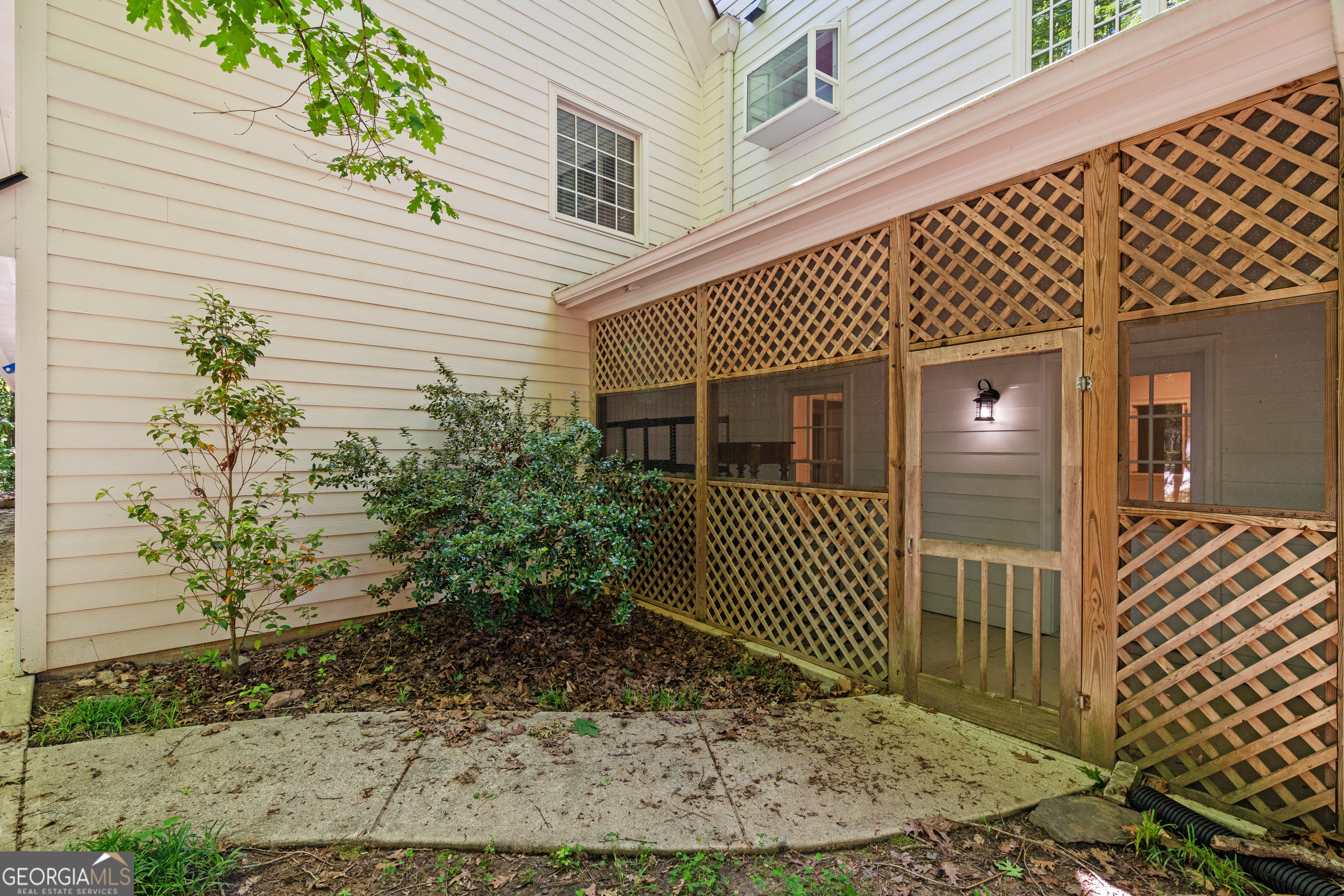 2058 Sewanee Court