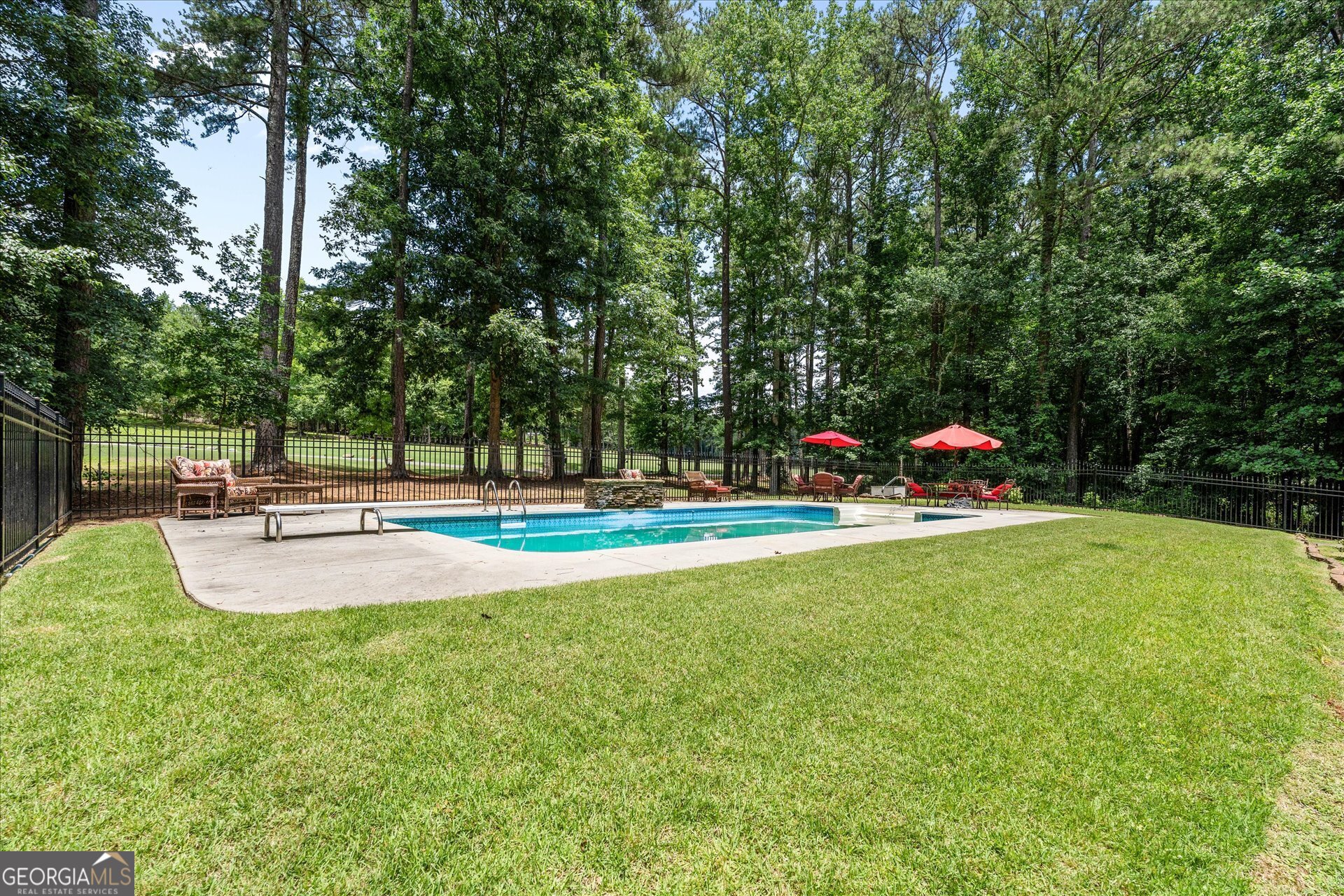 4050 Golfview Court