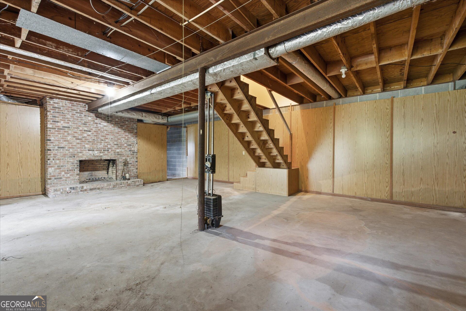 1112 Lookout Court