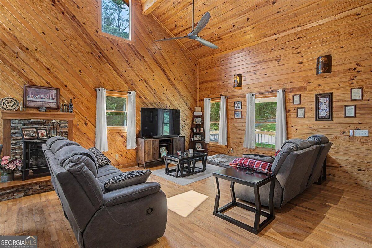 335 Dunn Road SE