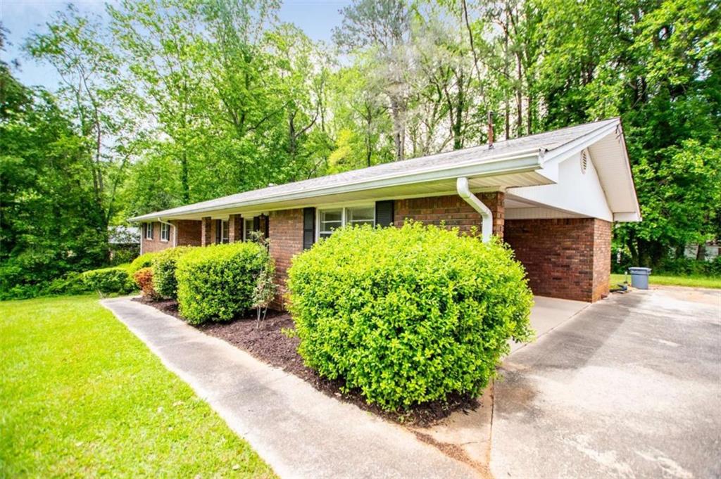 3047 E Anderson Drive E