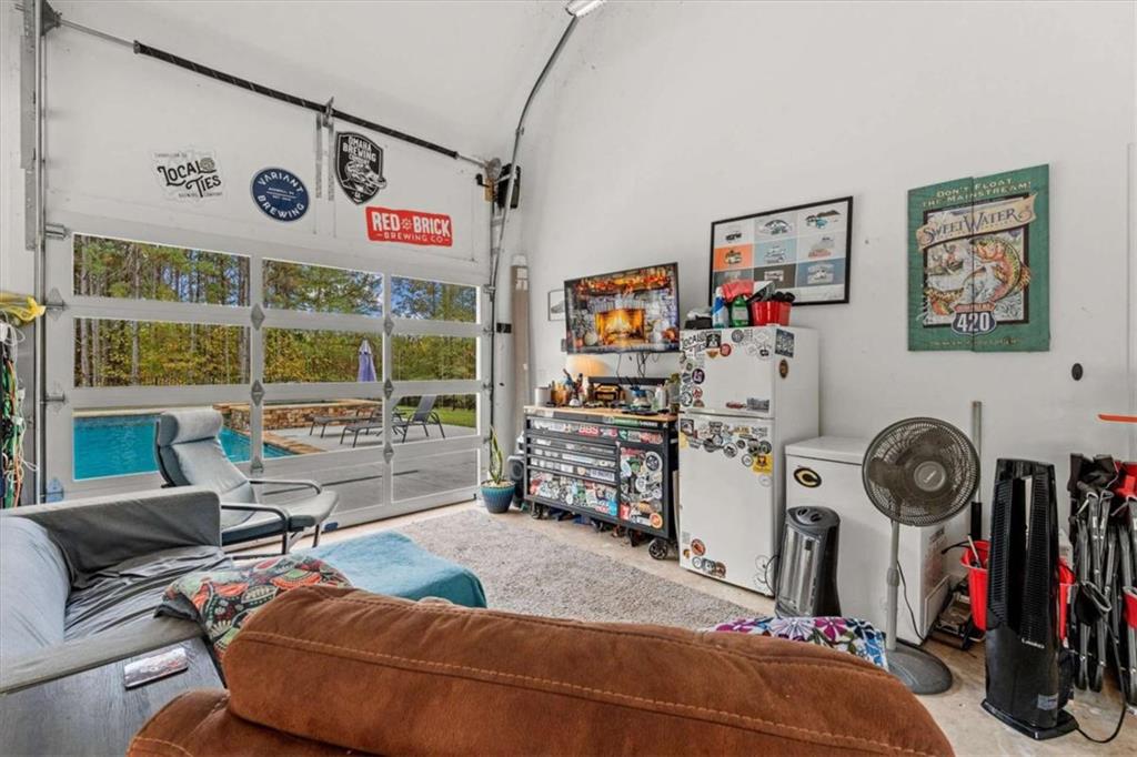 1233 Whooping Creek Road