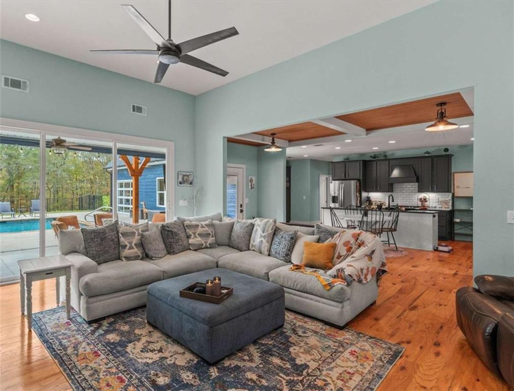 1233 Whooping Creek Road