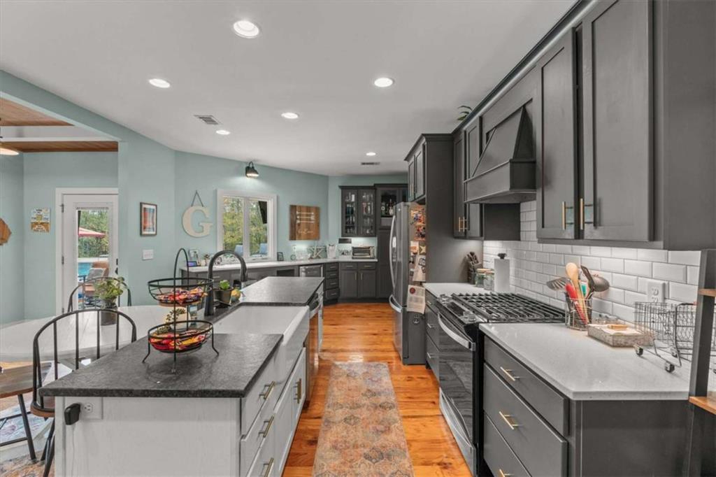 1233 Whooping Creek Road
