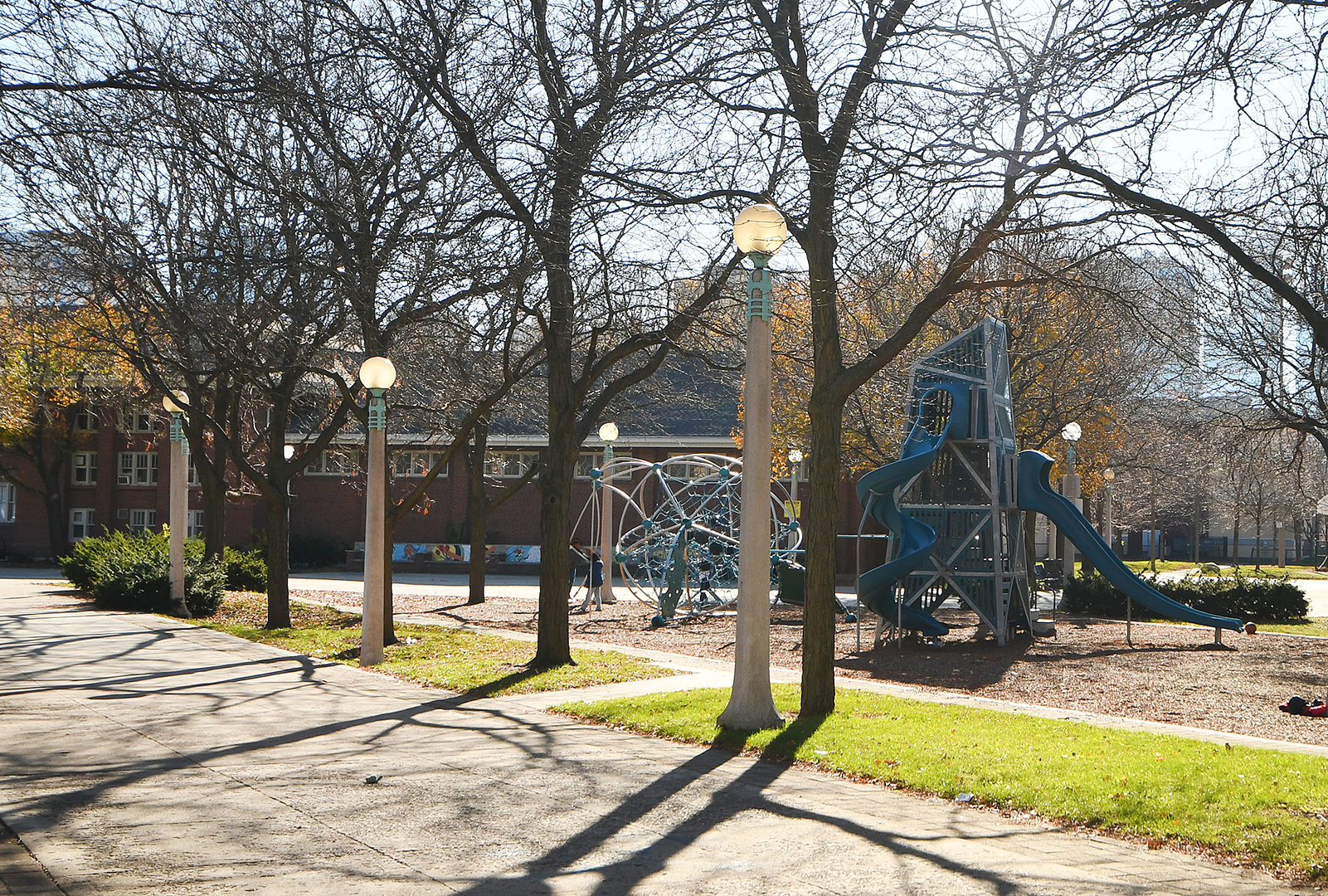 437 W Division Street Unit: 607