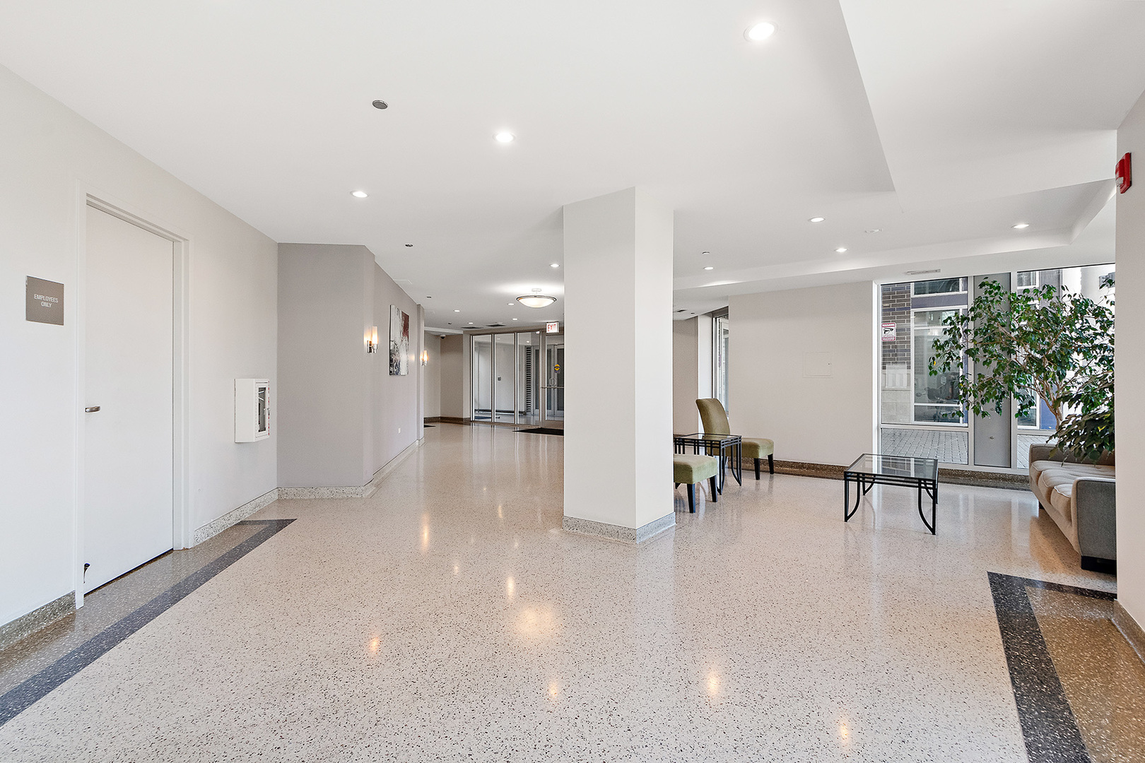 437 W Division Street Unit: 607