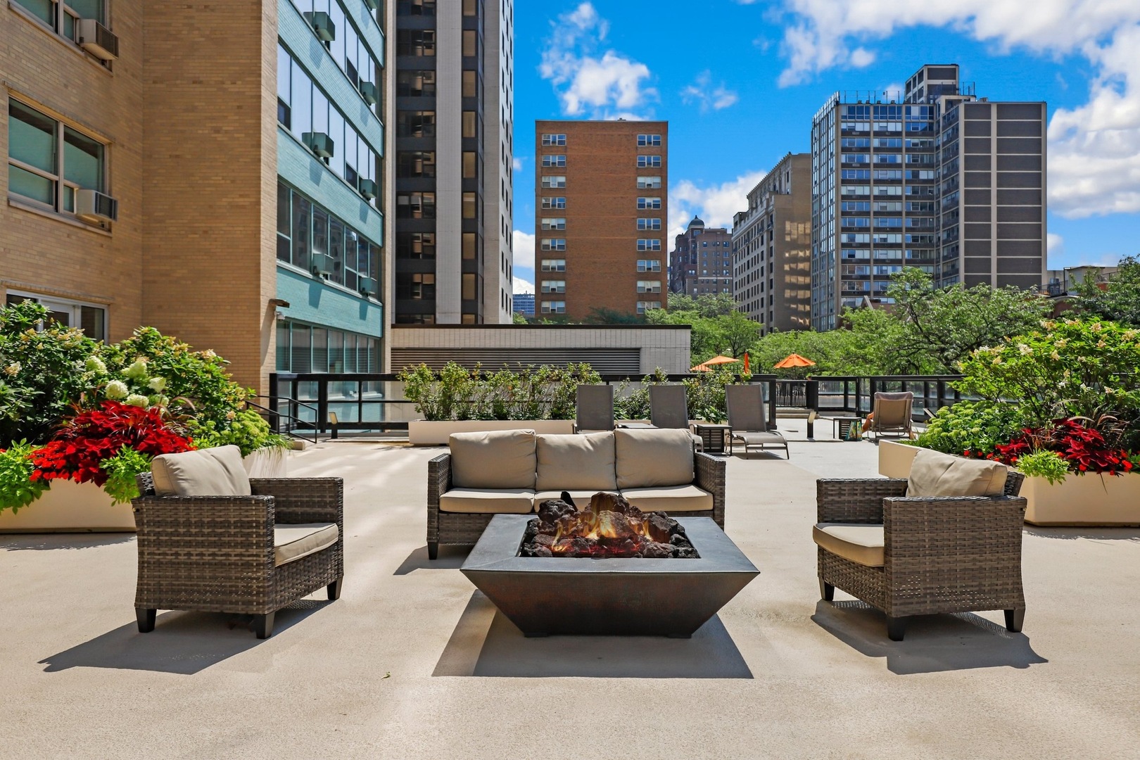 3180 N Lake Shore Drive Unit: 11F
