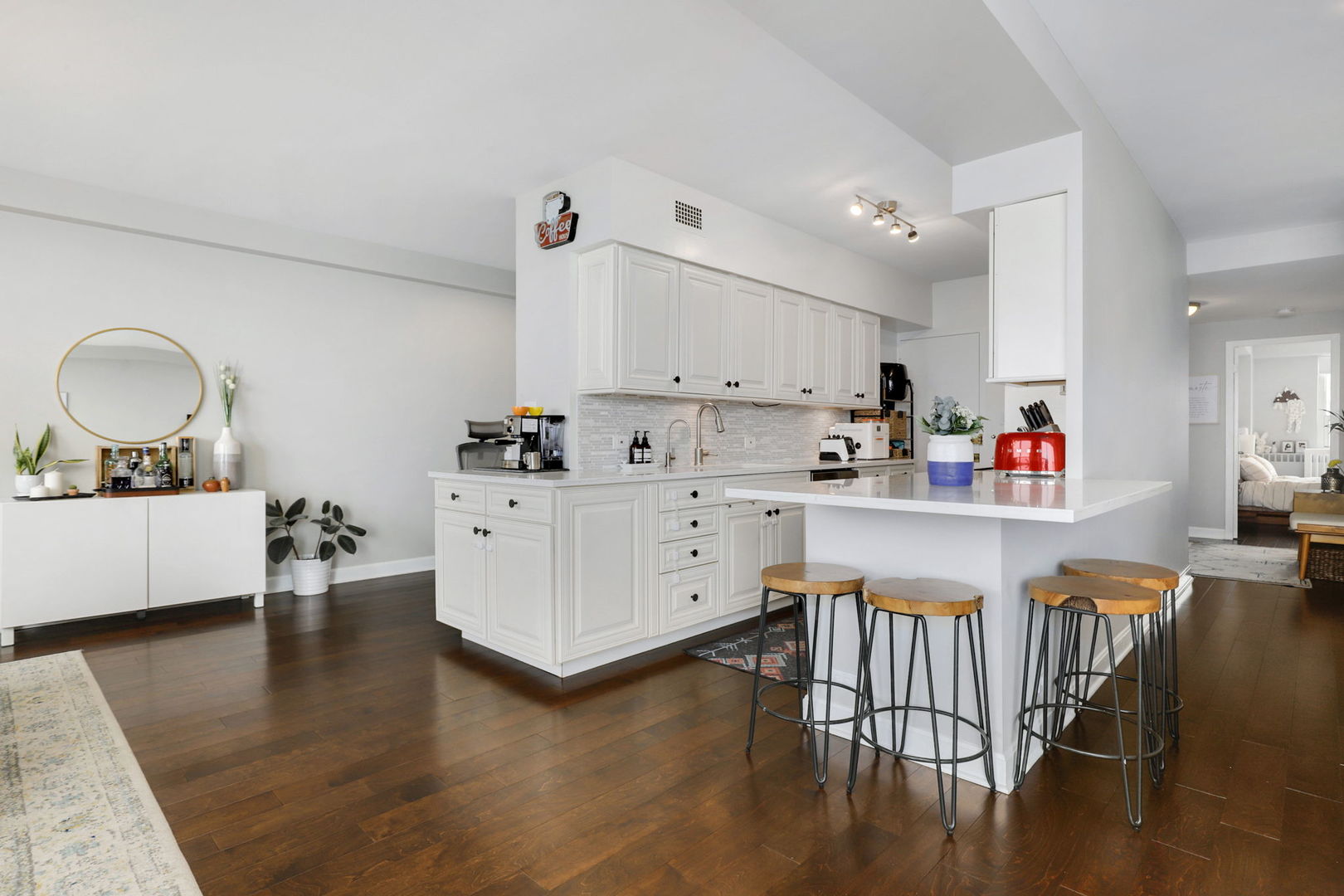 3180 N Lake Shore Drive Unit: 11F