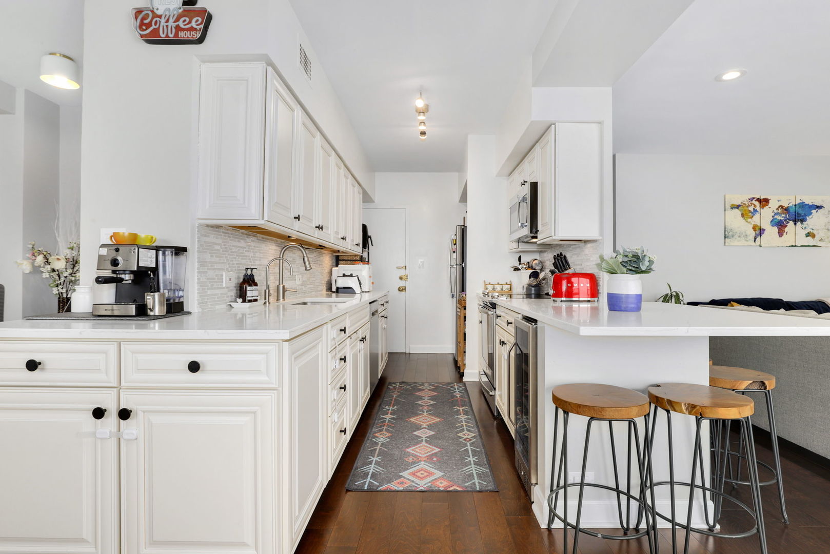 3180 N Lake Shore Drive Unit: 11F