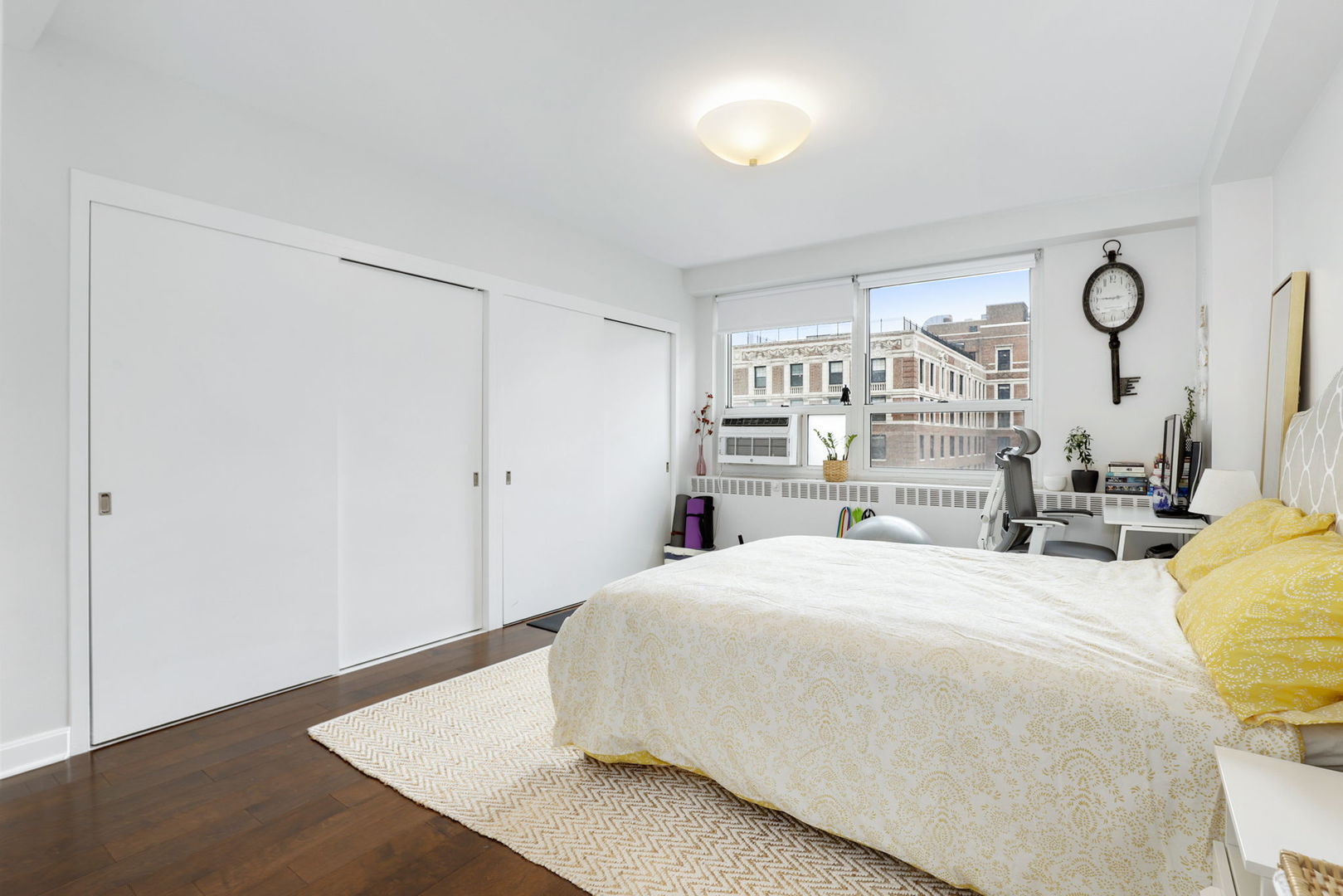 3180 N Lake Shore Drive Unit: 11F