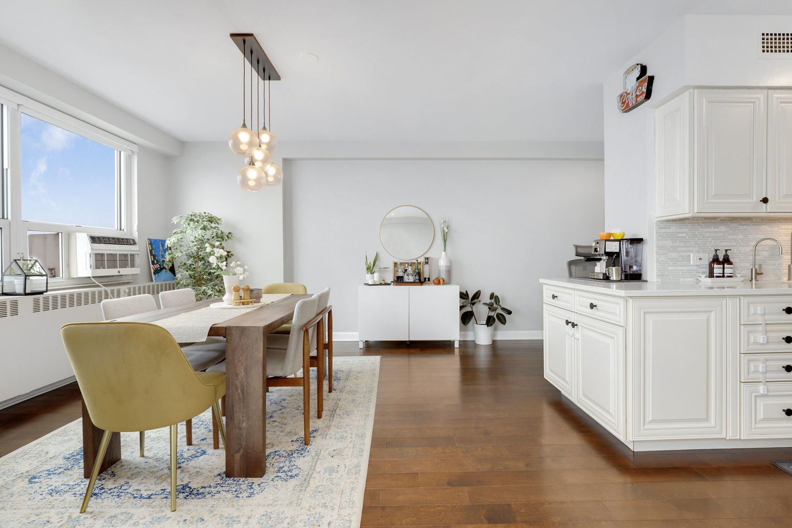 3180 N Lake Shore Drive Unit: 11F