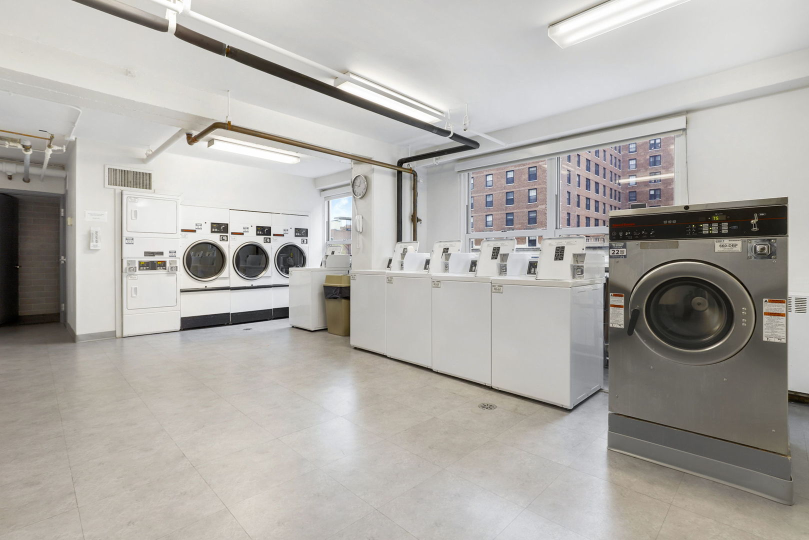 3180 N Lake Shore Drive Unit: 11F