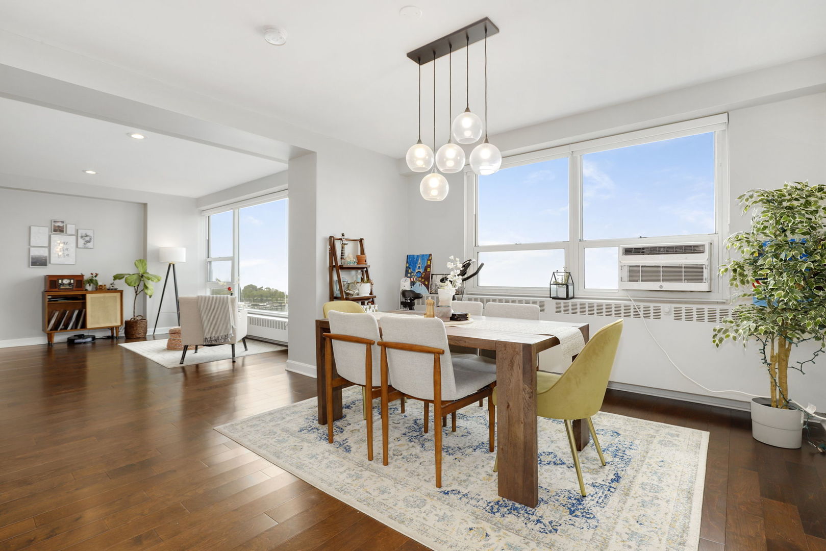 3180 N Lake Shore Drive Unit: 11F