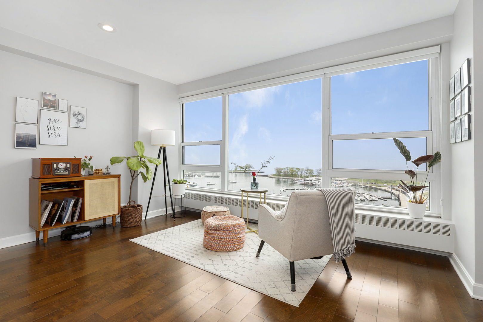 3180 N Lake Shore Drive Unit: 11F