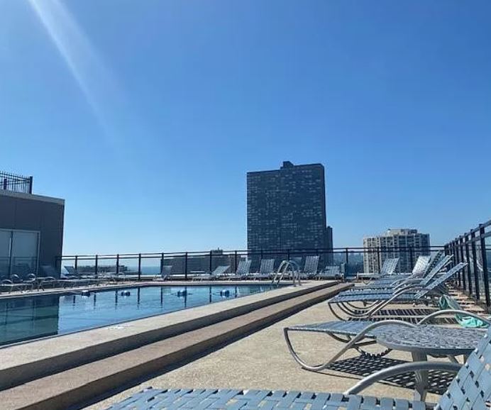 720 W Gordon Terrace Unit: 4J