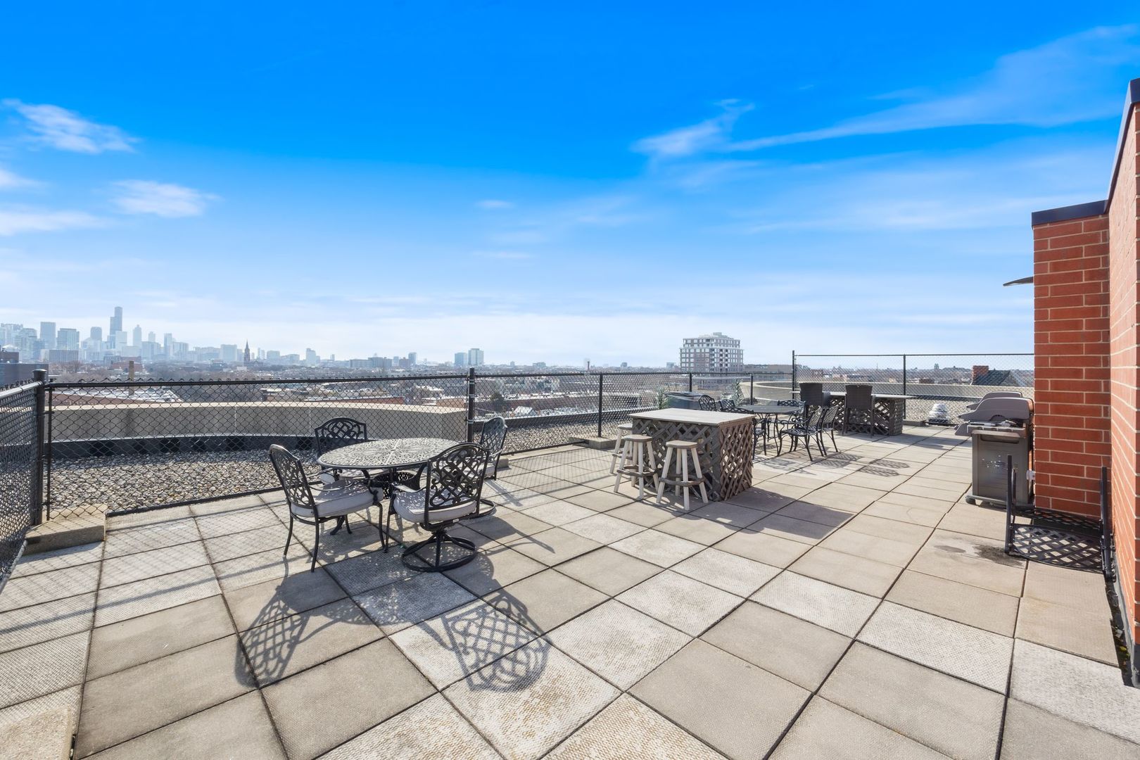 350 W Belden Avenue Unit: 516