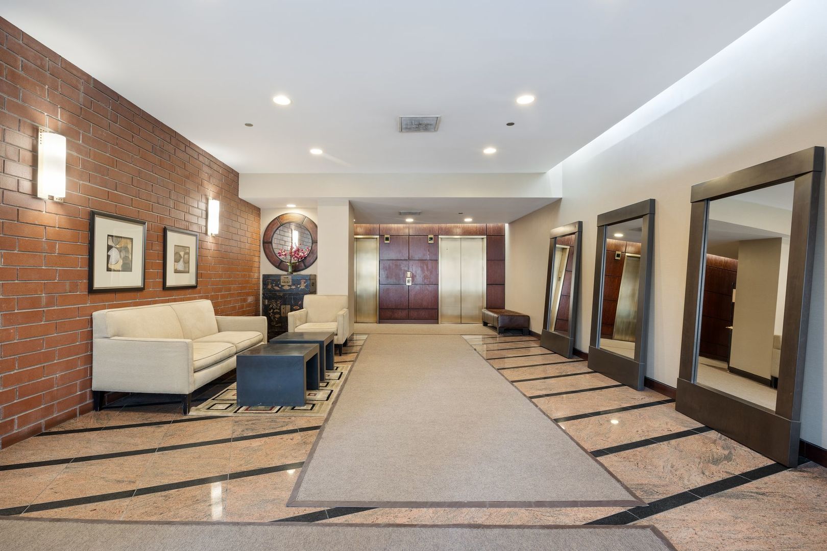 350 W Belden Avenue Unit: 516