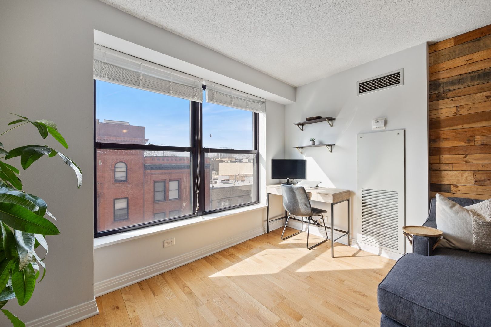 350 W Belden Avenue Unit: 516