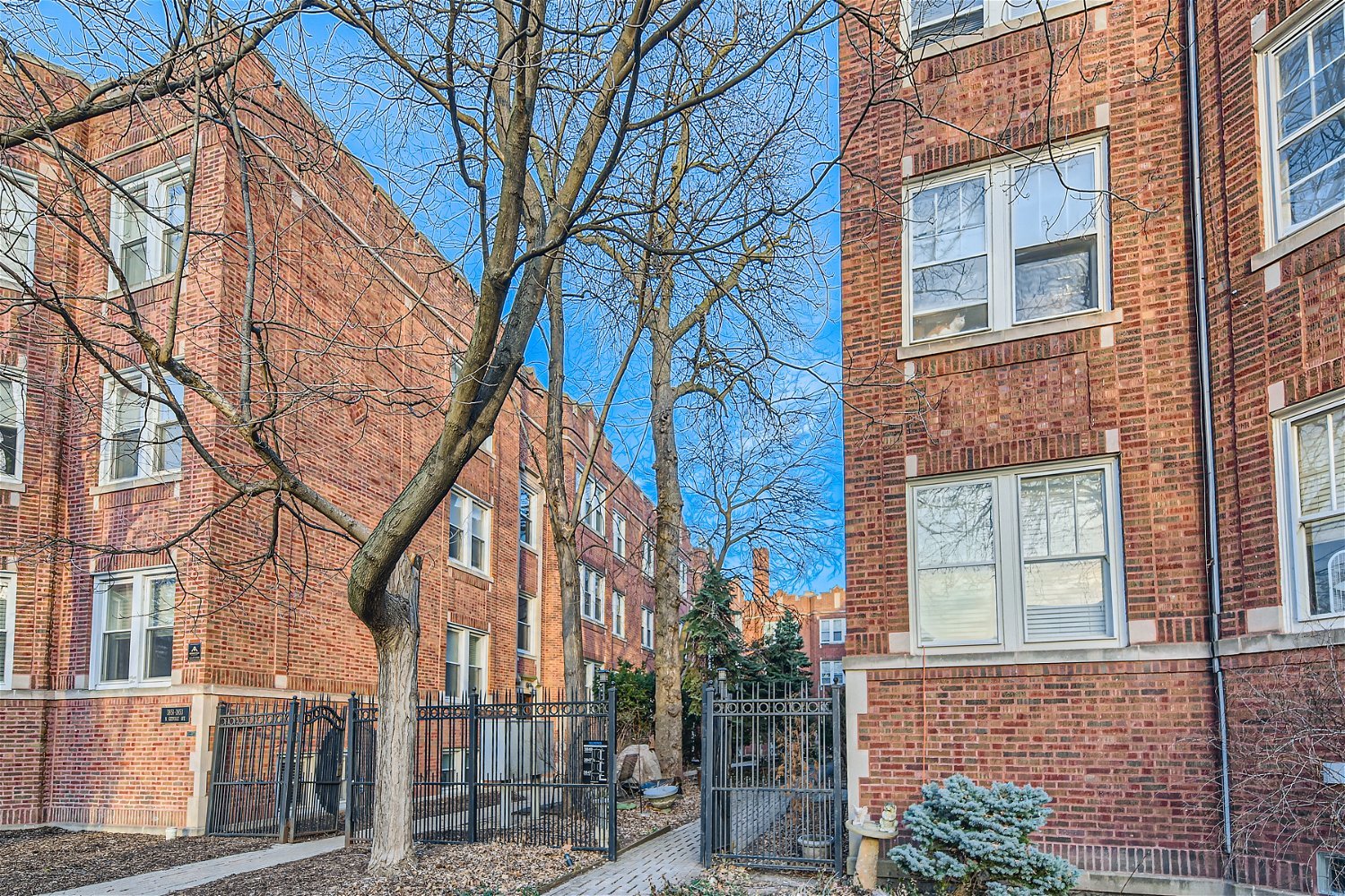 3853 N Kedvale Avenue Unit: B1