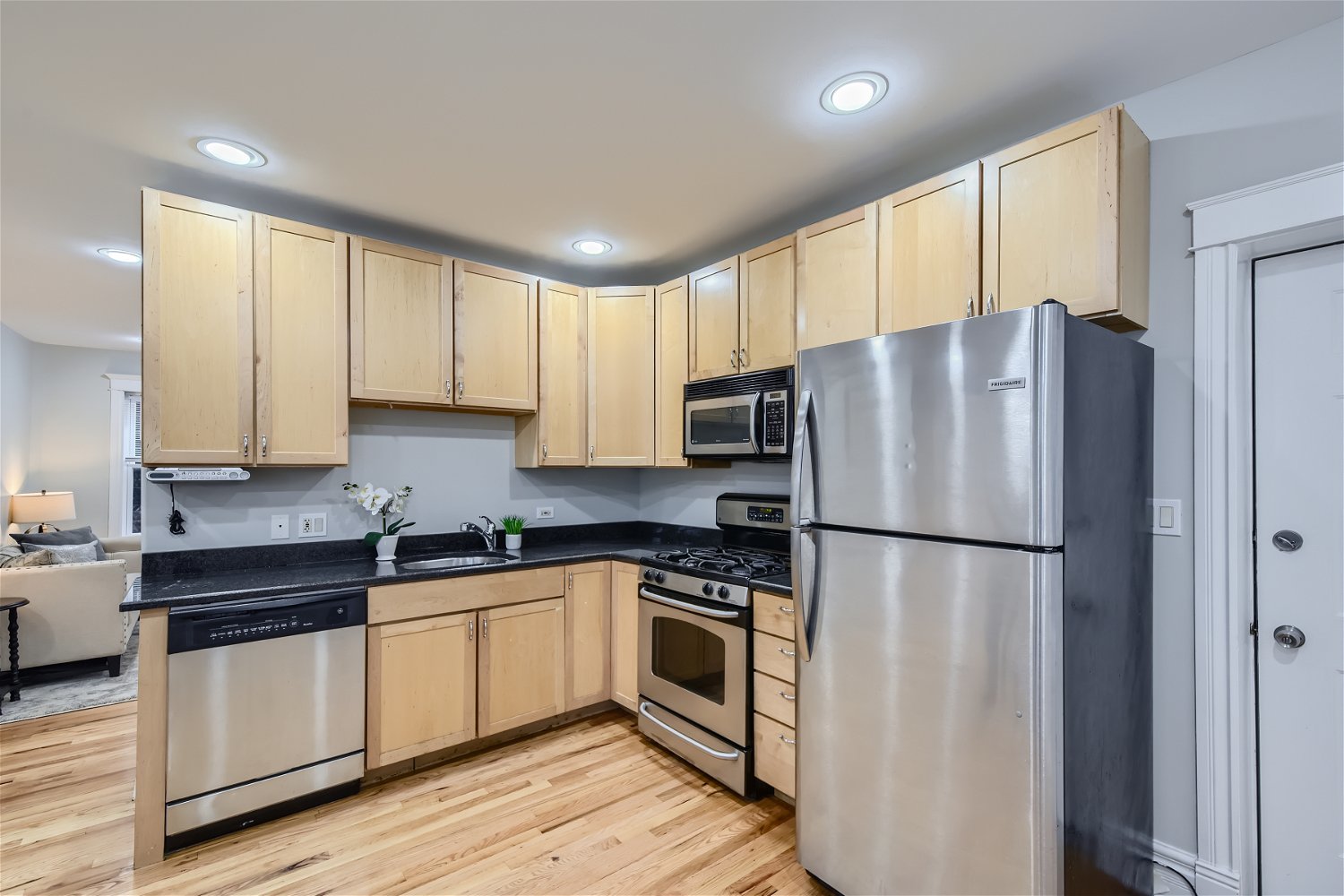 3853 N Kedvale Avenue Unit: B1