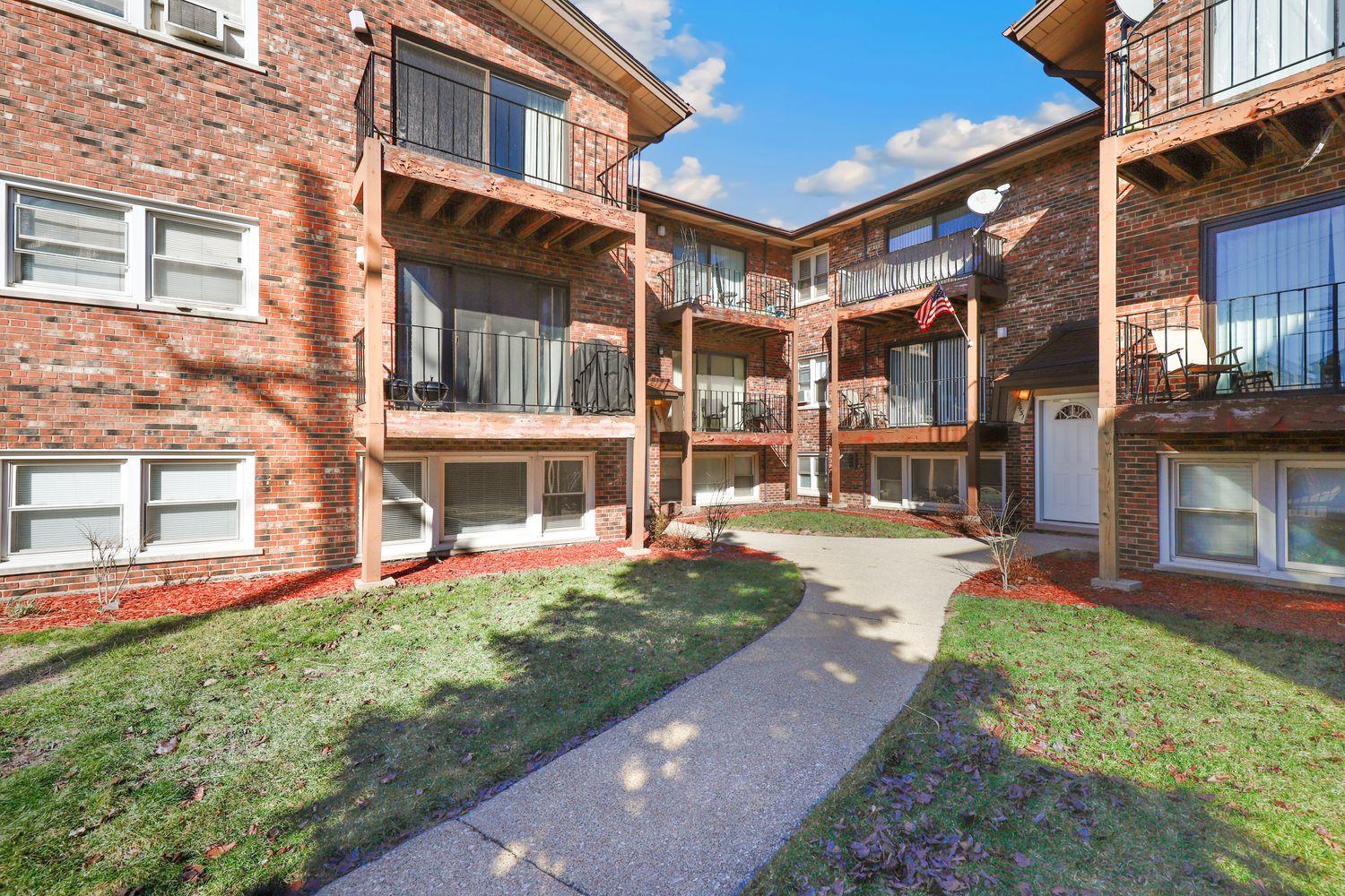 6447 S Narragansett Avenue Unit: 1A