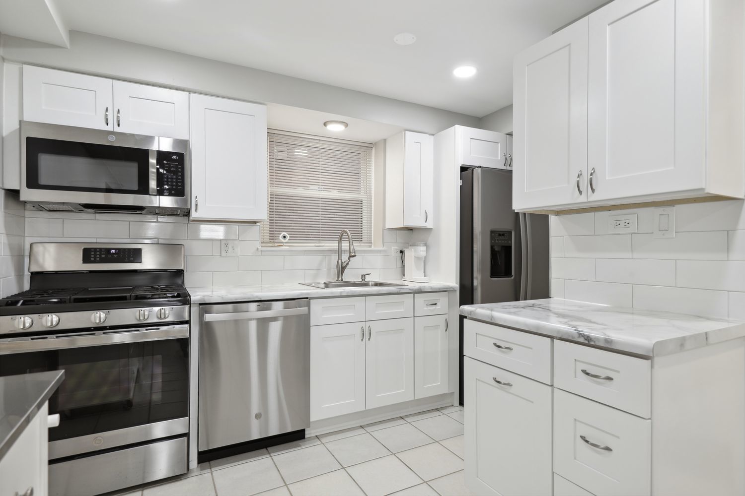 6447 S Narragansett Avenue Unit: 1A