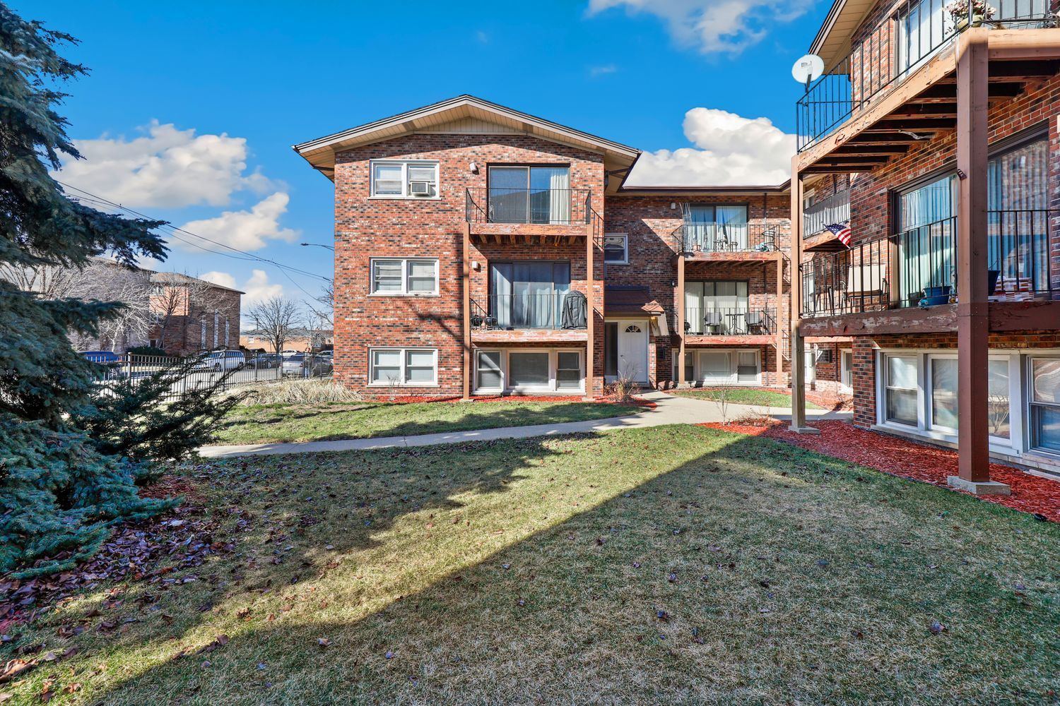 6447 S Narragansett Avenue Unit: 1A