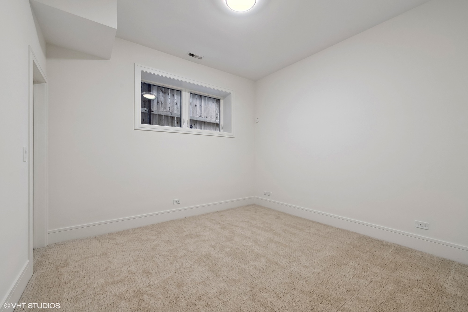 2625 W Carmen Avenue