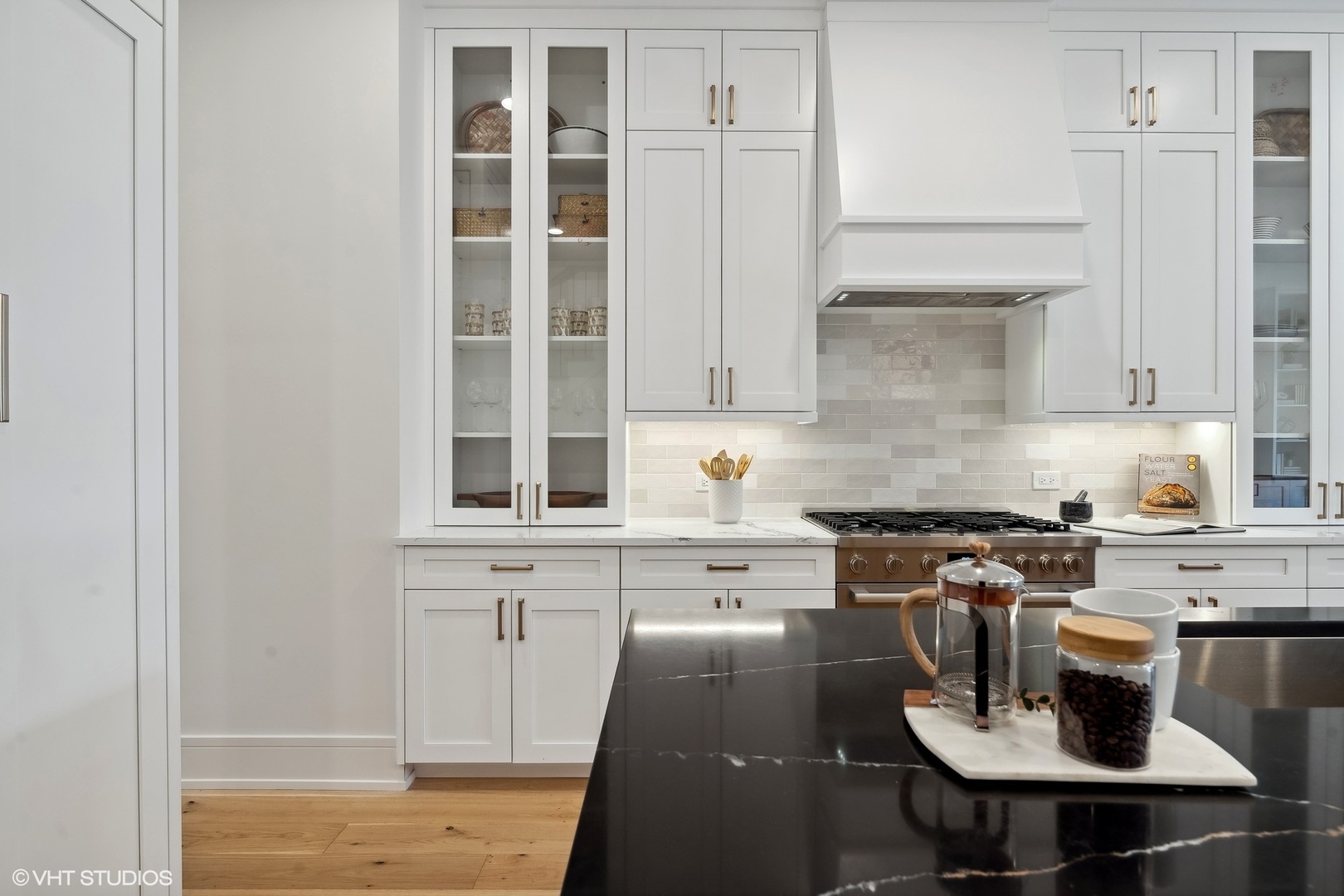 2625 W Carmen Avenue