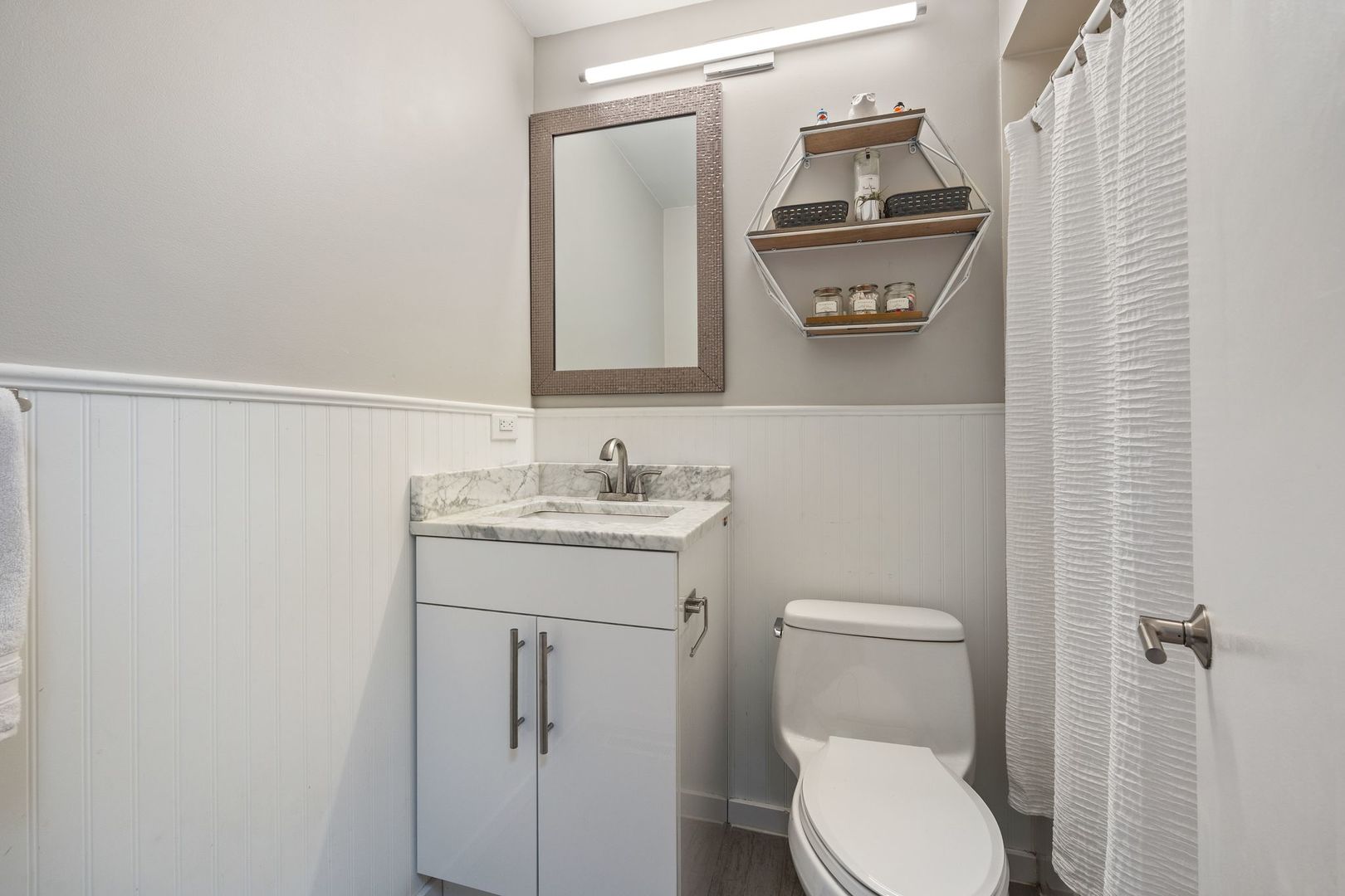 1719 N Mohawk Street Unit: E